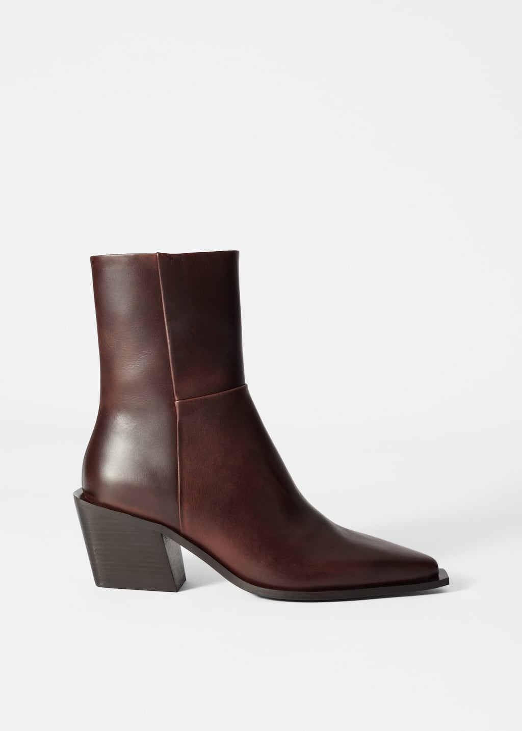 Image of Botas vaqueras de piel elegantes