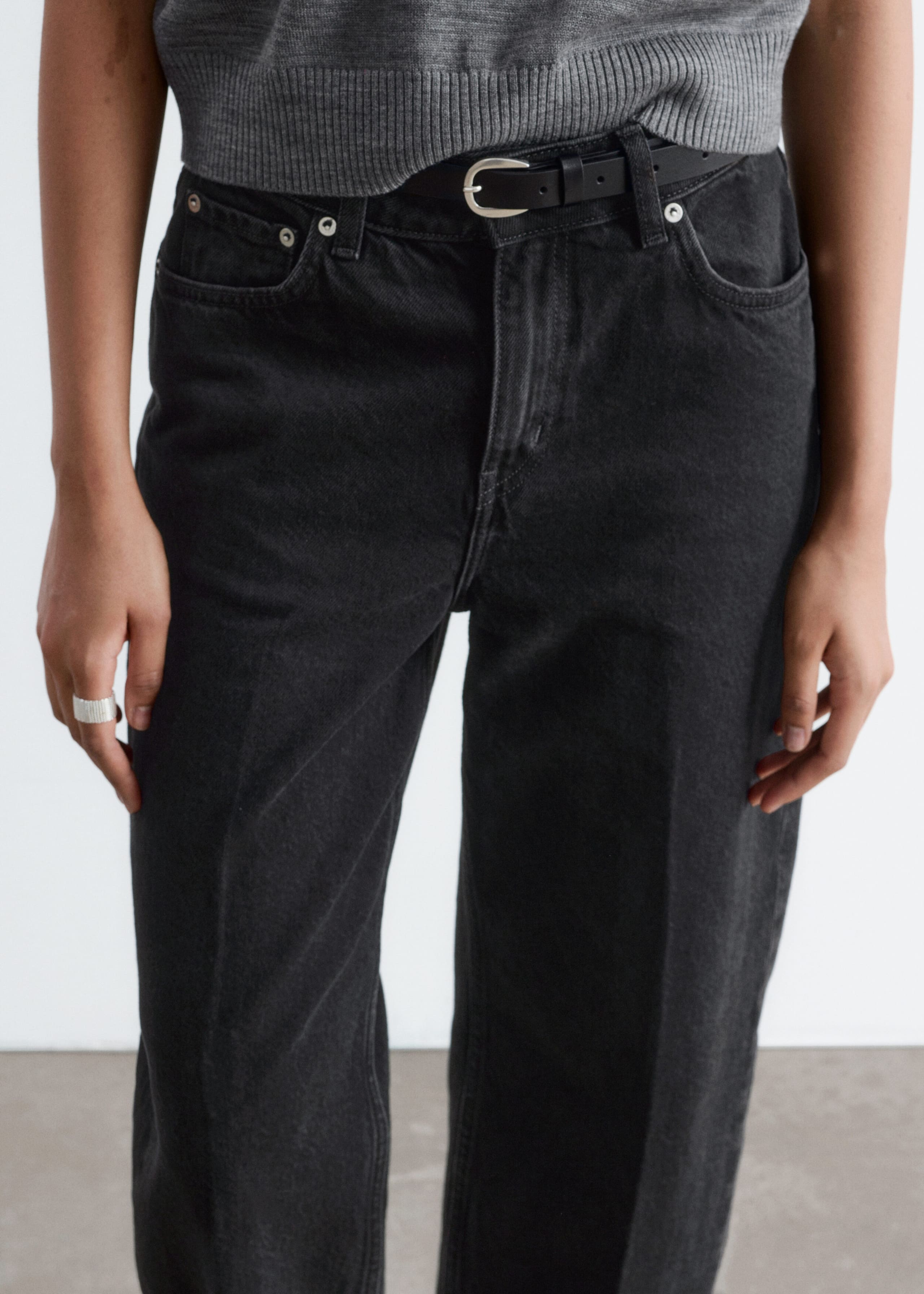 Tapered Jeans - Black - Still Life