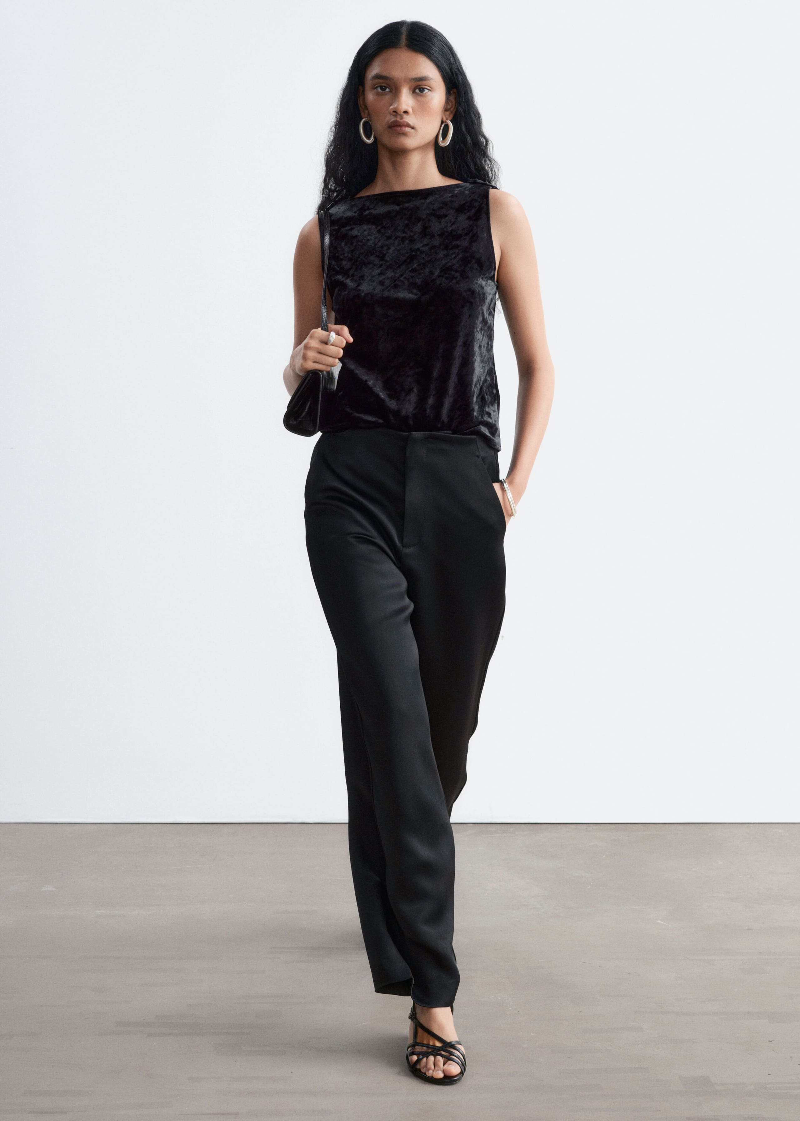 Relaxed Barrel Trousers - Black - Lookbook