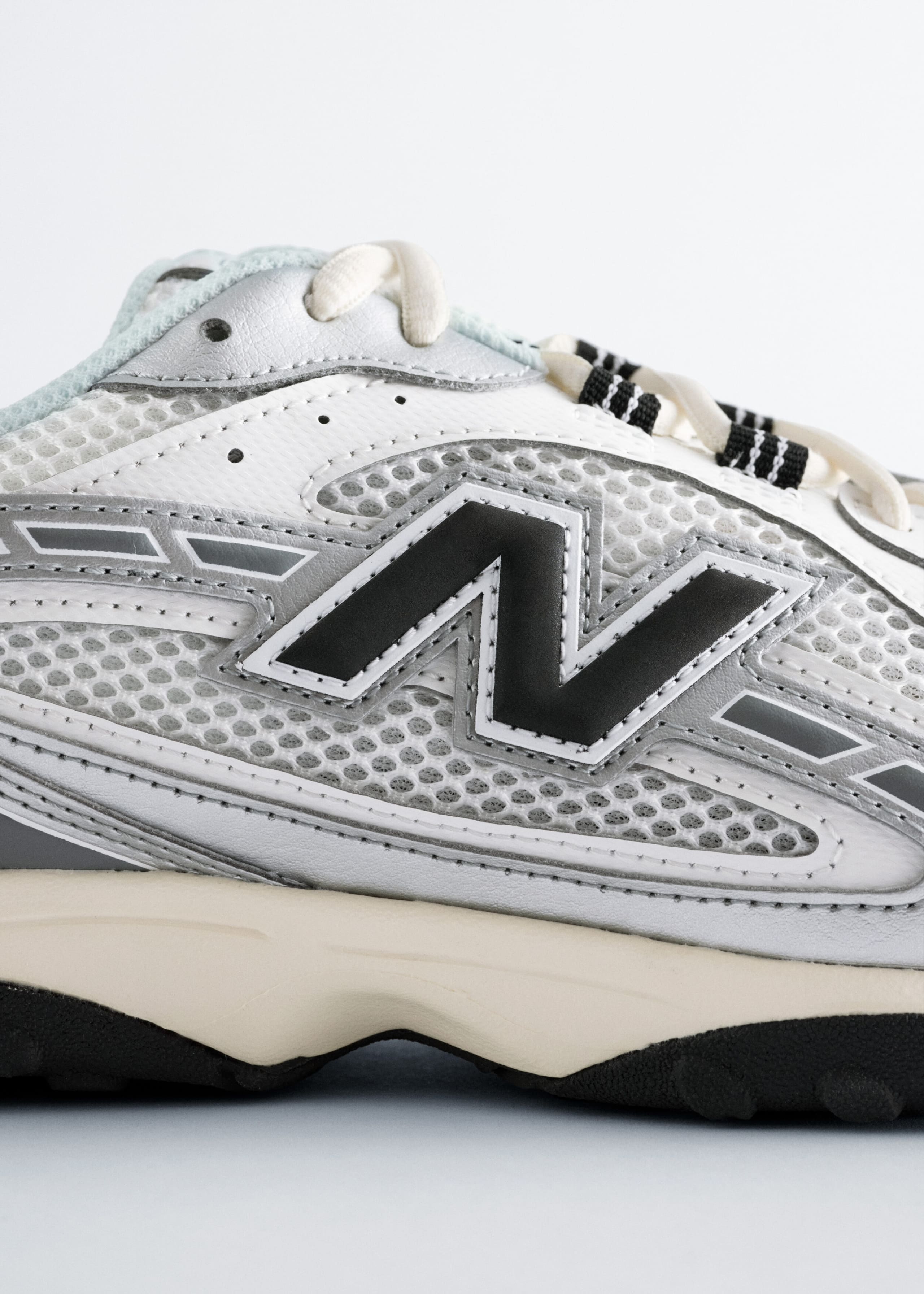 Image of New Balance 204L Sneakers