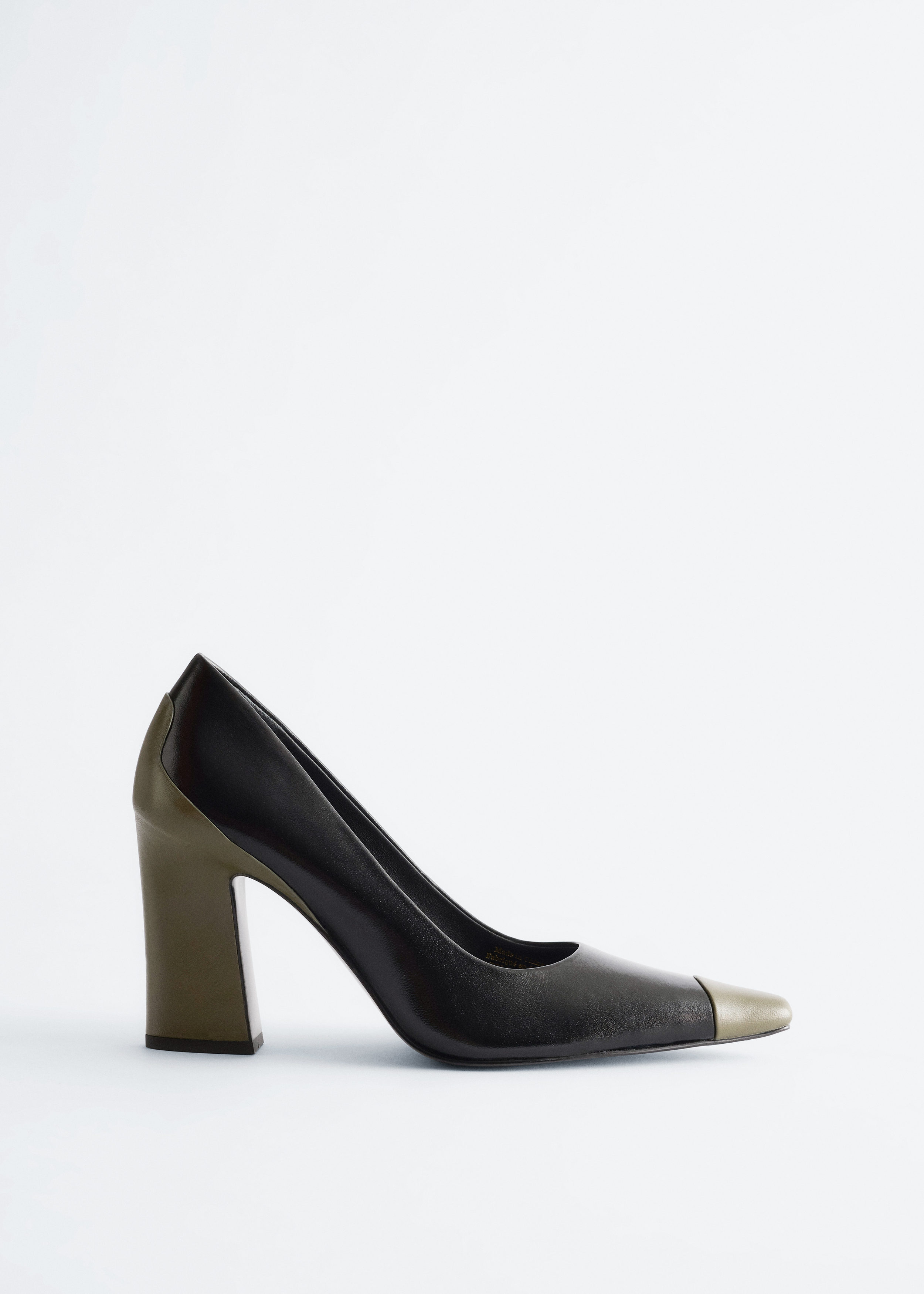 Colour-Blocked Leather Pumps