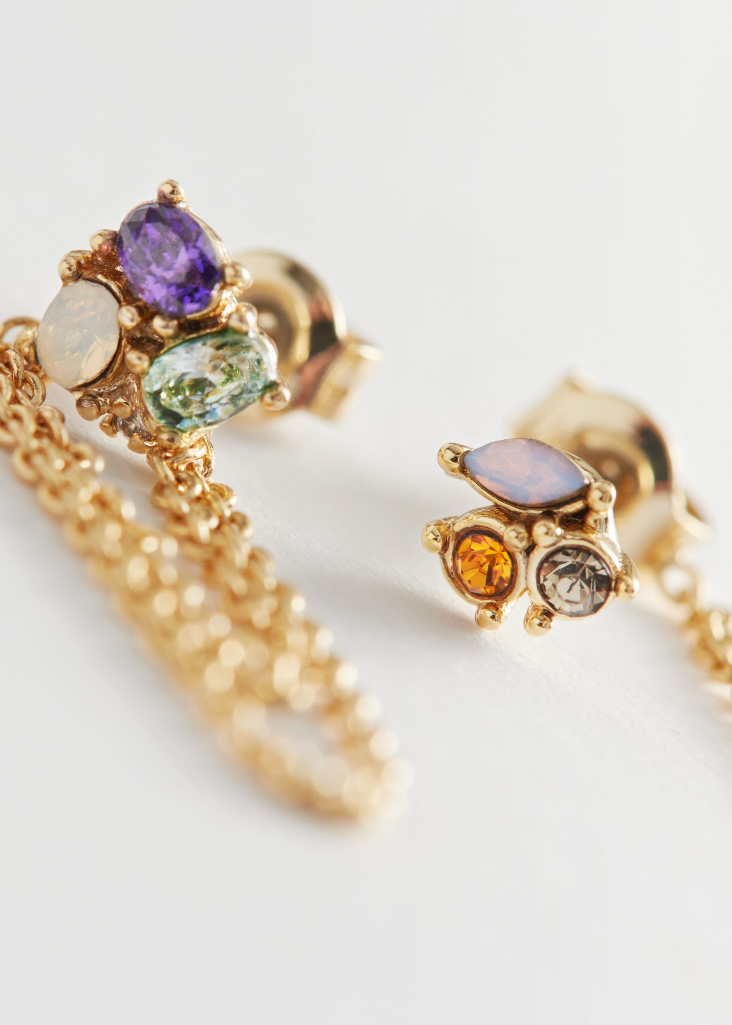 Delicate Chain Stud Earrings - {{variantName}} - Descriptive Detail