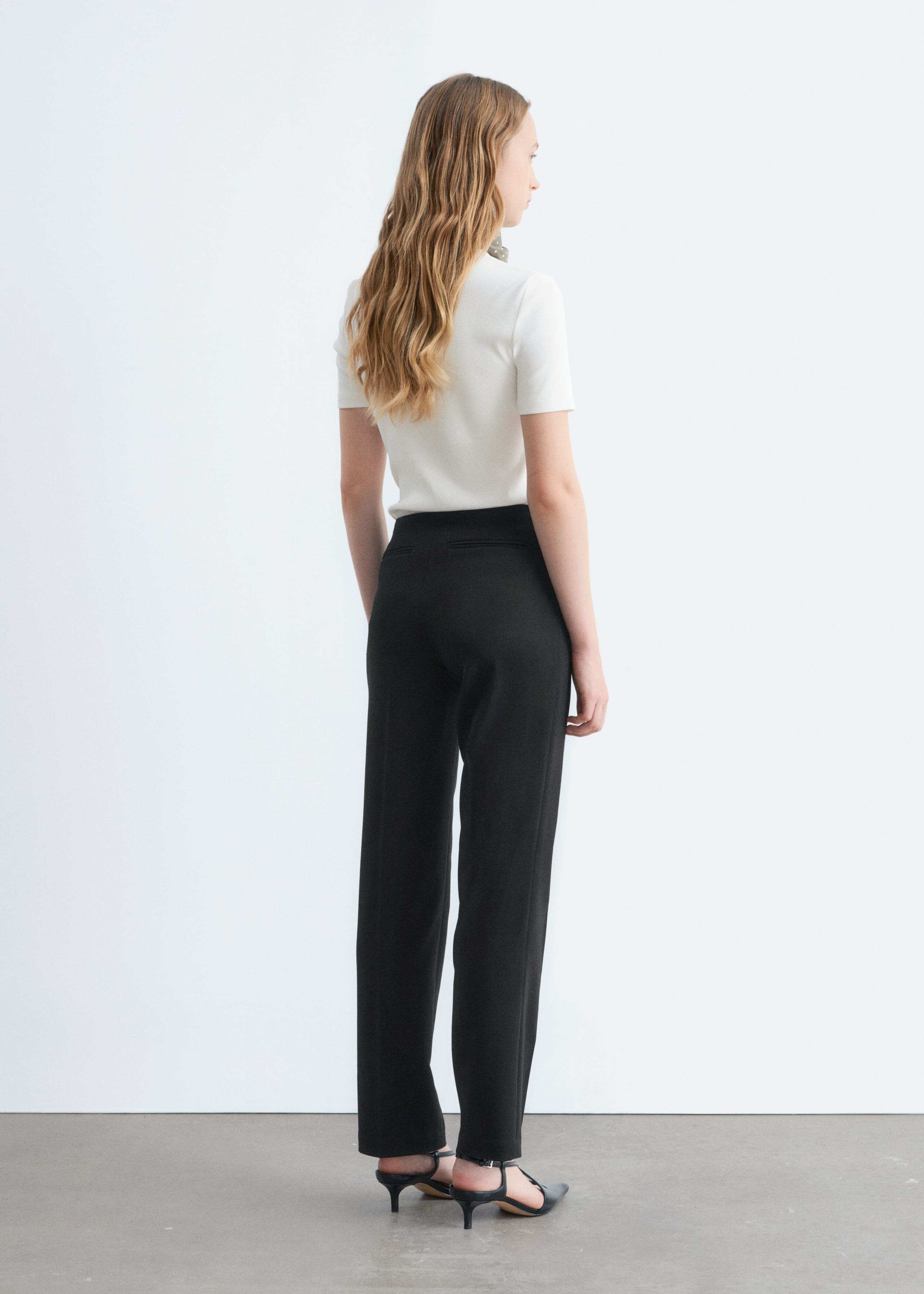 Image of Pantaloni sartoriali con pieghe pressate