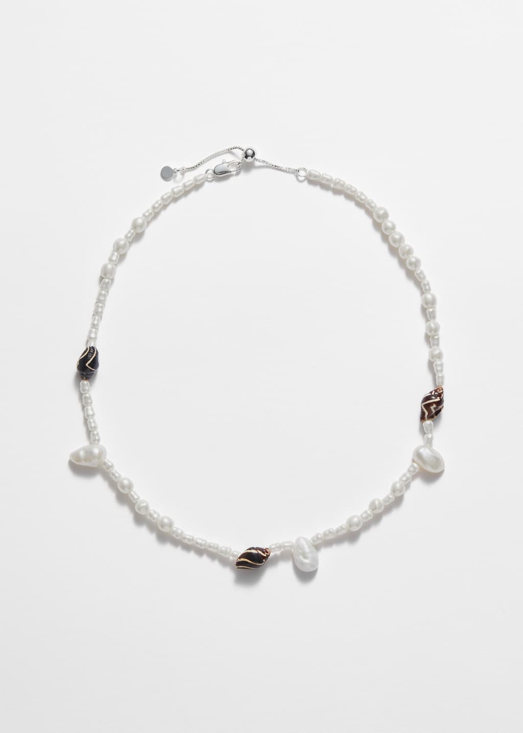 Collana di perle con conchiglie - Avorio - Natura morta