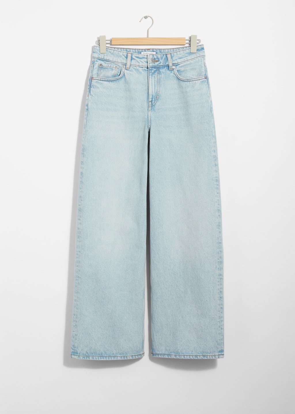 Långa vida jeans