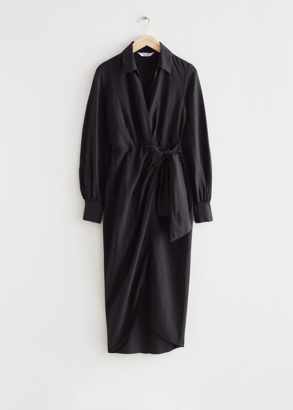 Collared Wrap Midi Dress - Black - Bodegón