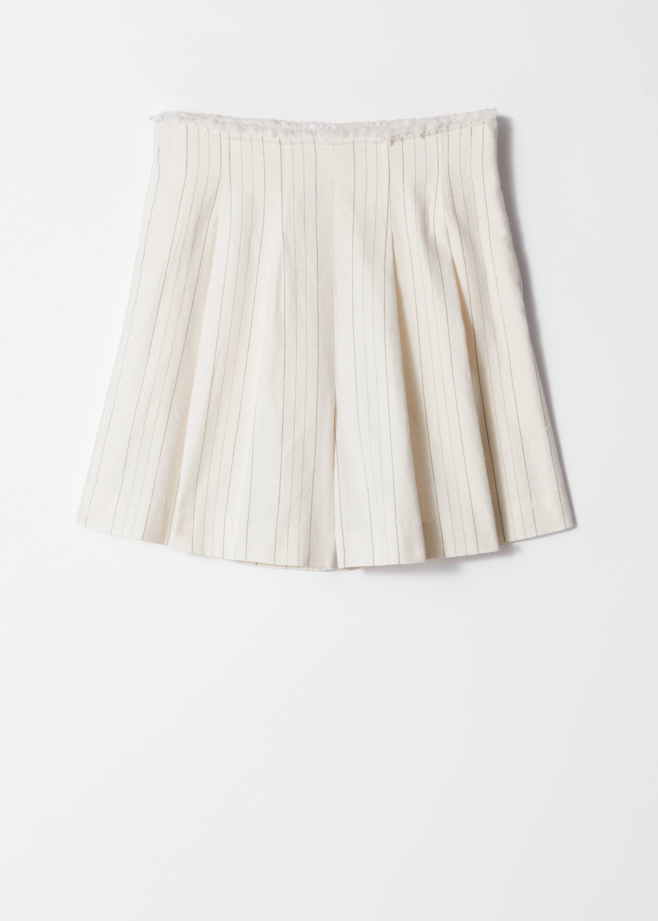 Ingrandisci l'immagine: Raw-Edge Pleated Shorts - White Pinstripe - DONNA | H&M CH 5