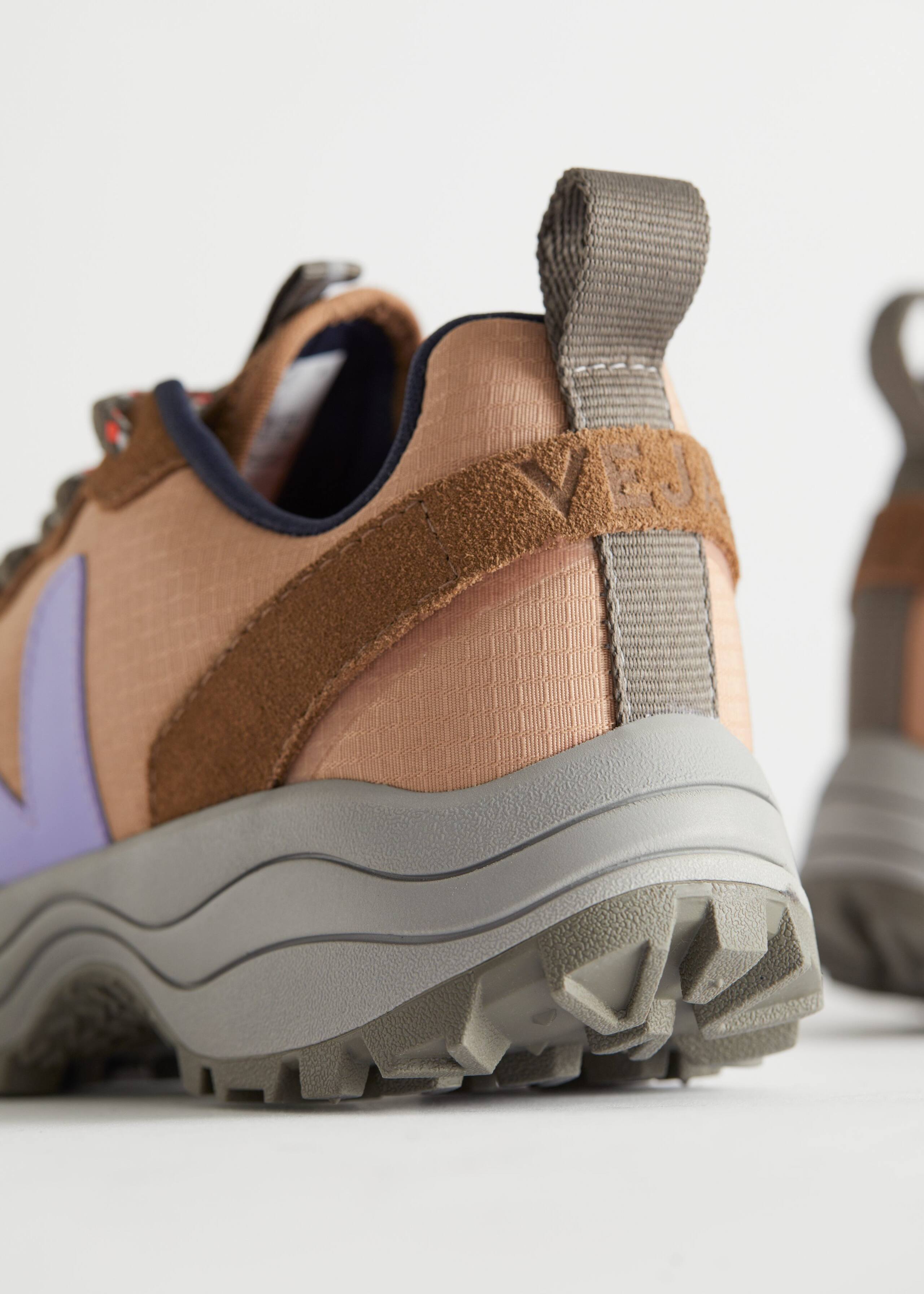 Veja Venturi - {{variantName}} - Descrizione dettagliata