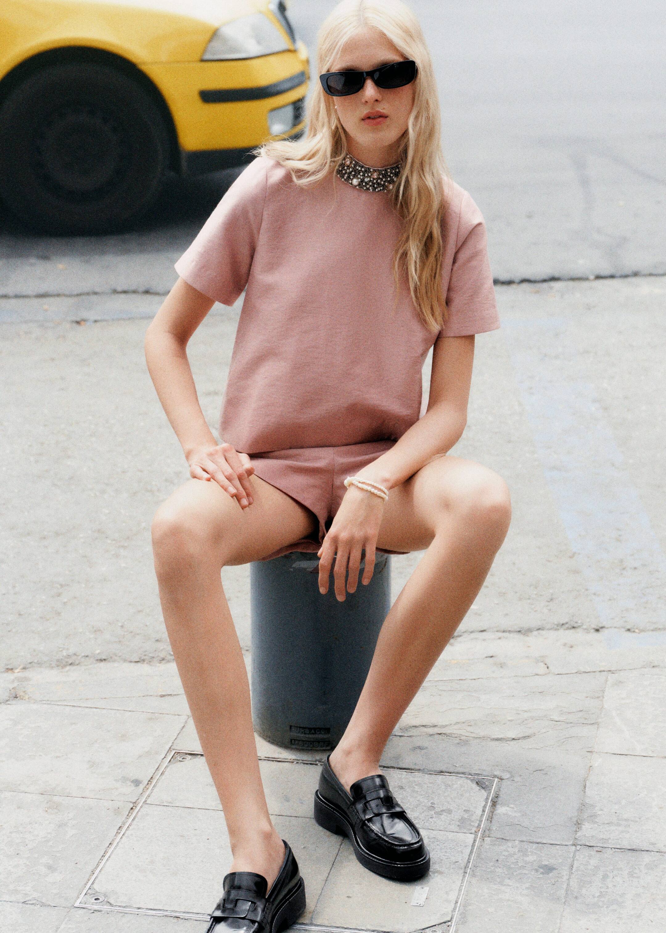 Größeres Bild anzeigen: Minishorts aus Satin - Hellrosa - Ladies | H&M AT 8