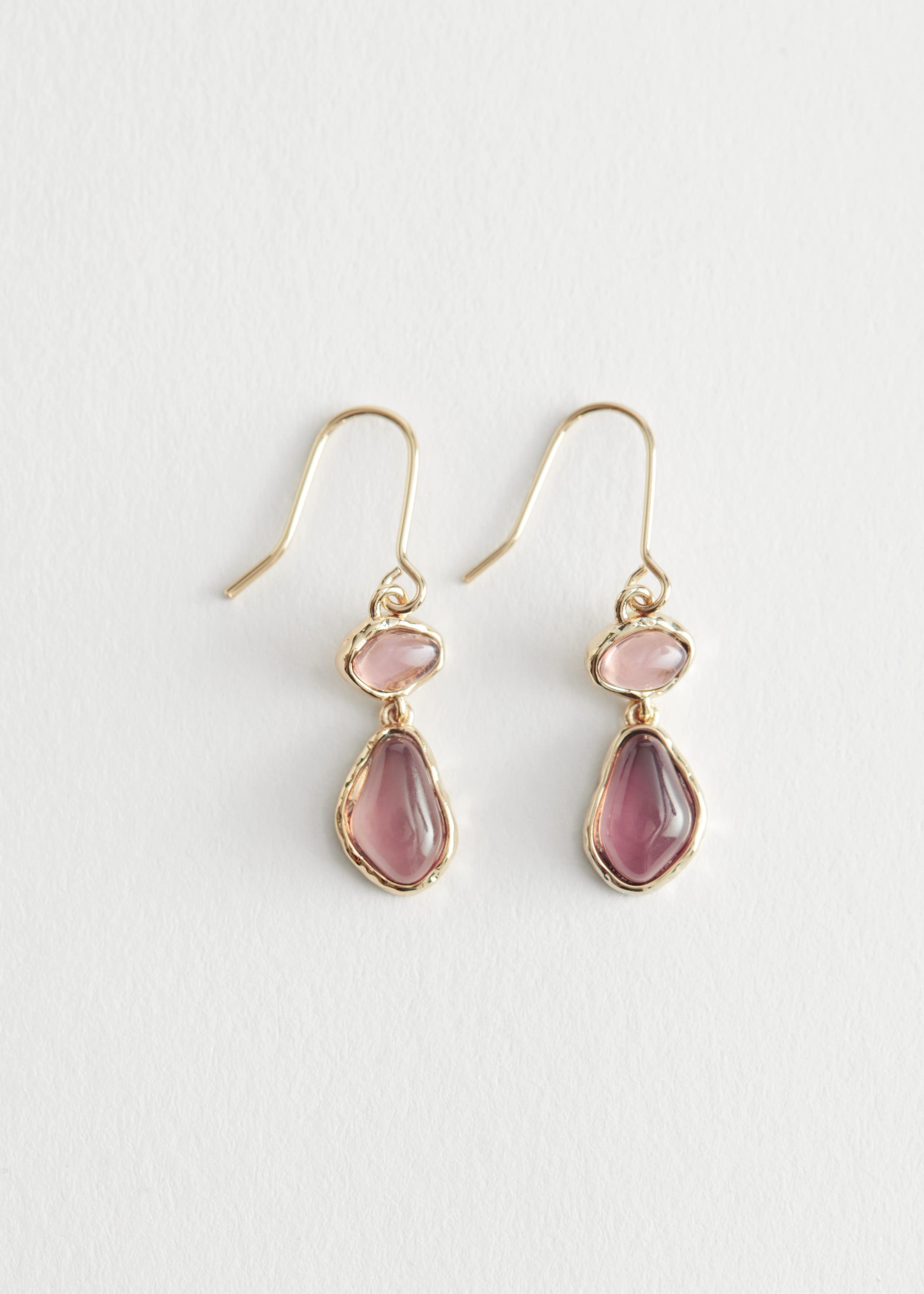 Dangling Stone Pendant Earrings – Pink Gems – Martwa natura