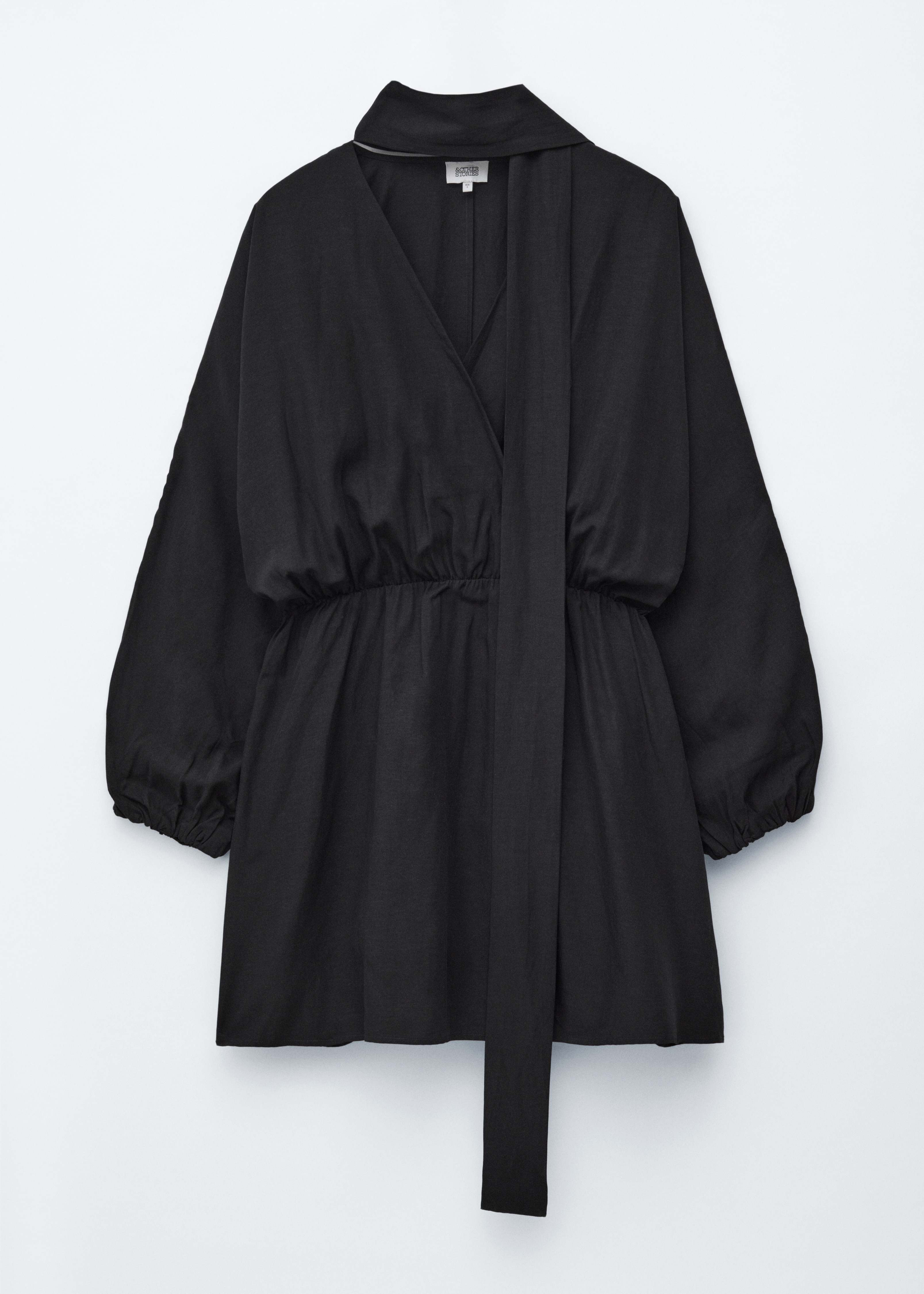 Minikjole med skjerfdetalj - Svart/Hvit