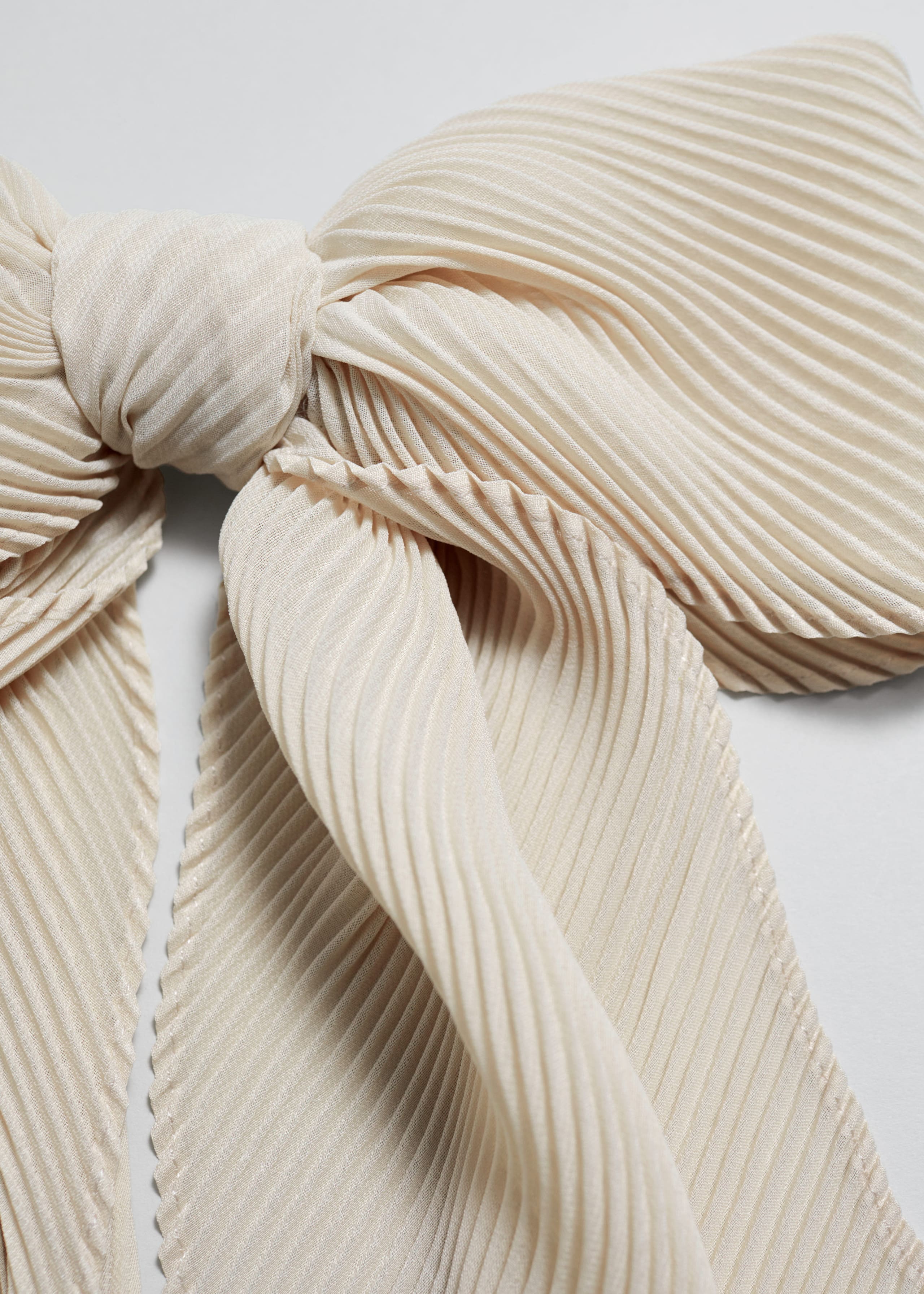 Pleated Bow Hair Clip - {{variantName}} - Descriptive Detail