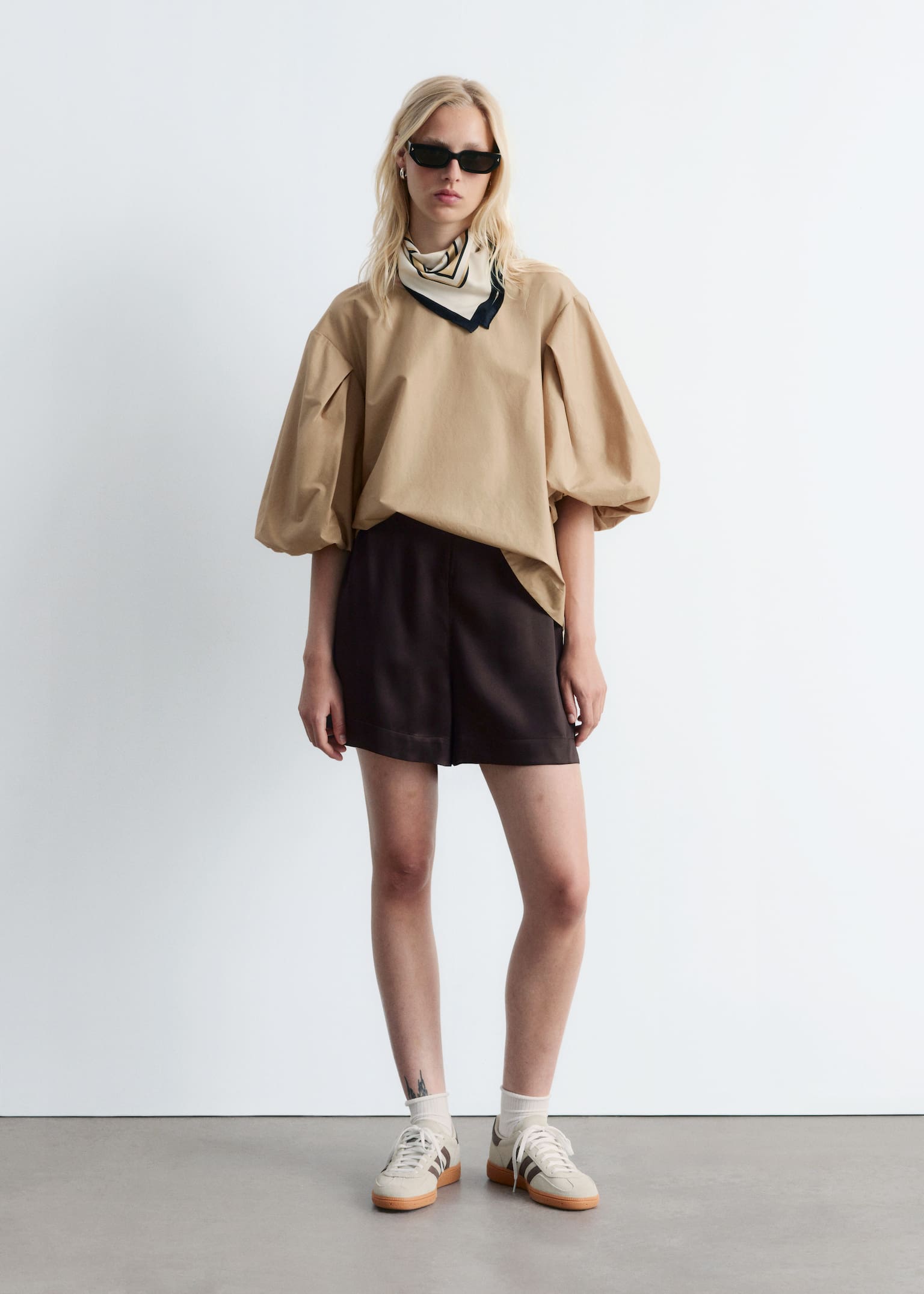 Voluminous Puff-Sleeve Blouse - Beige/White