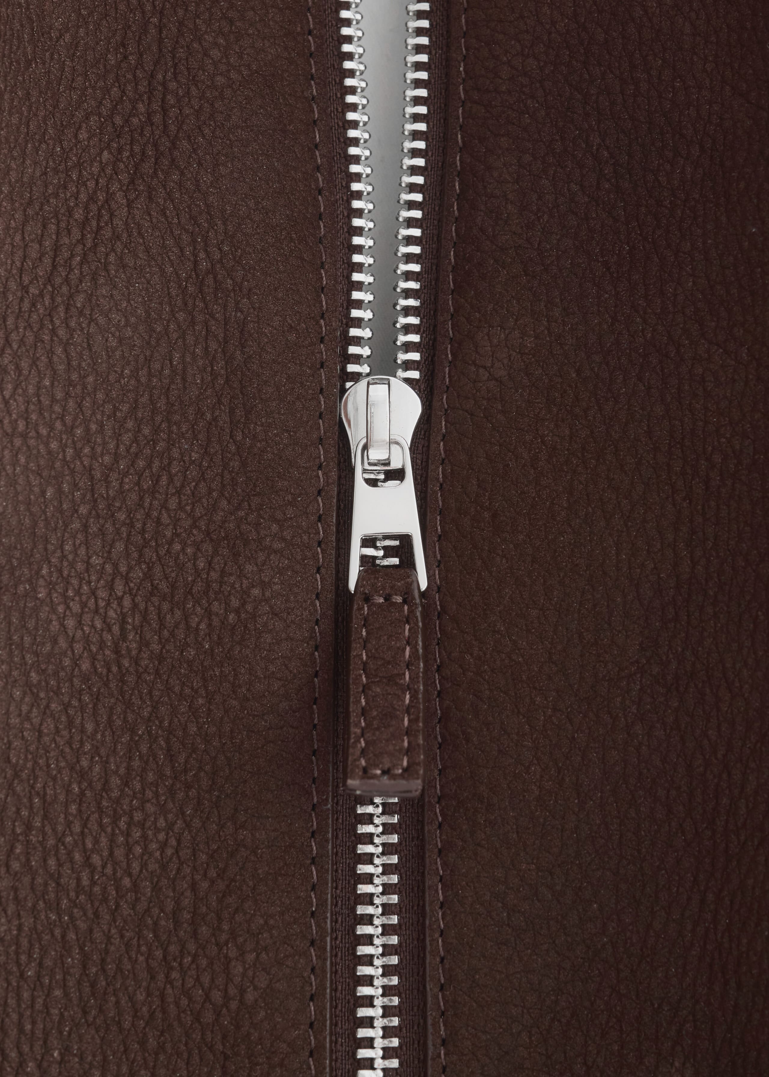 Leather Tote - {{variantName}} - Descriptive Detail
