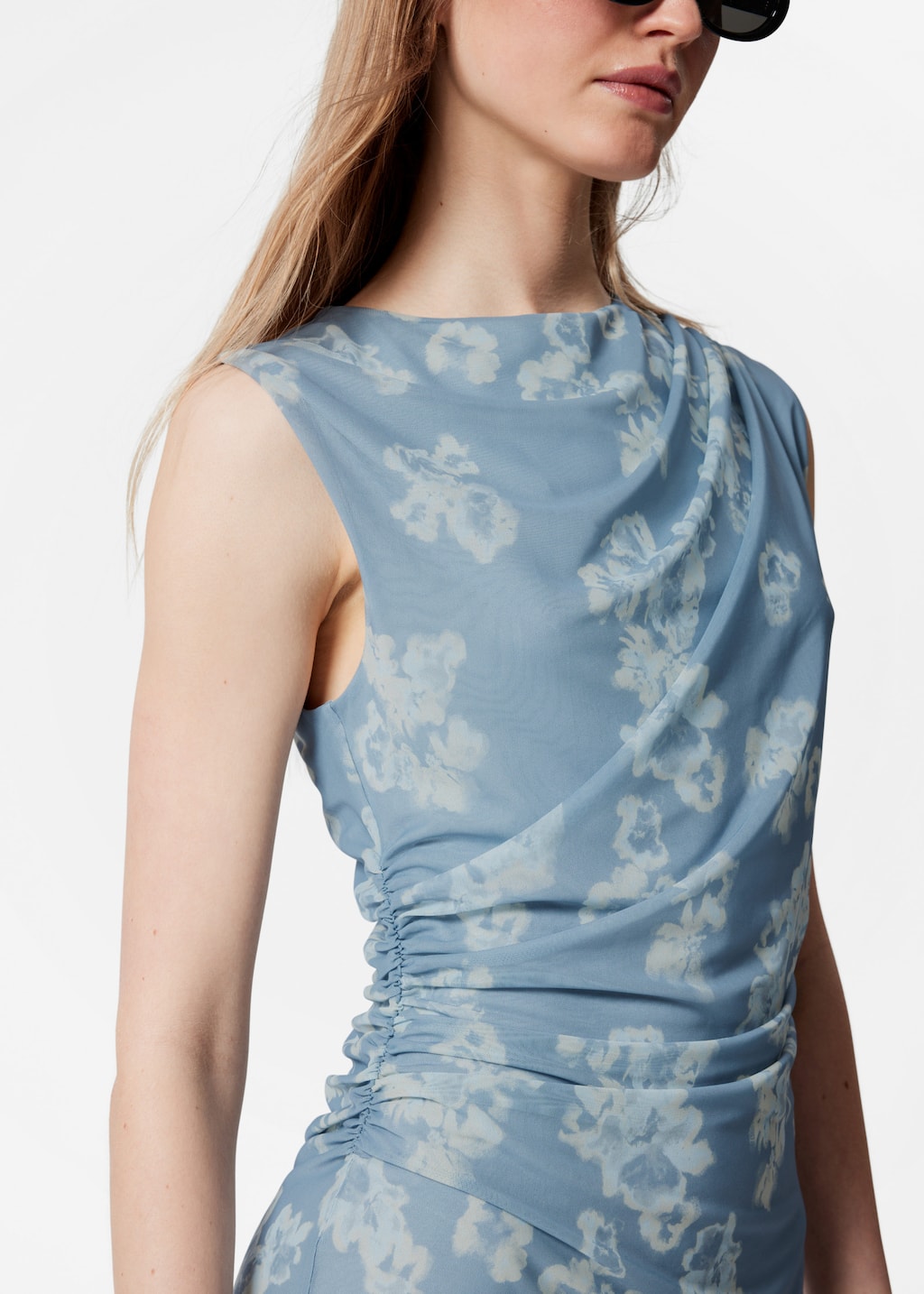 Vestido midi drapeado sin mangas - Azul oscuro - Lookbook