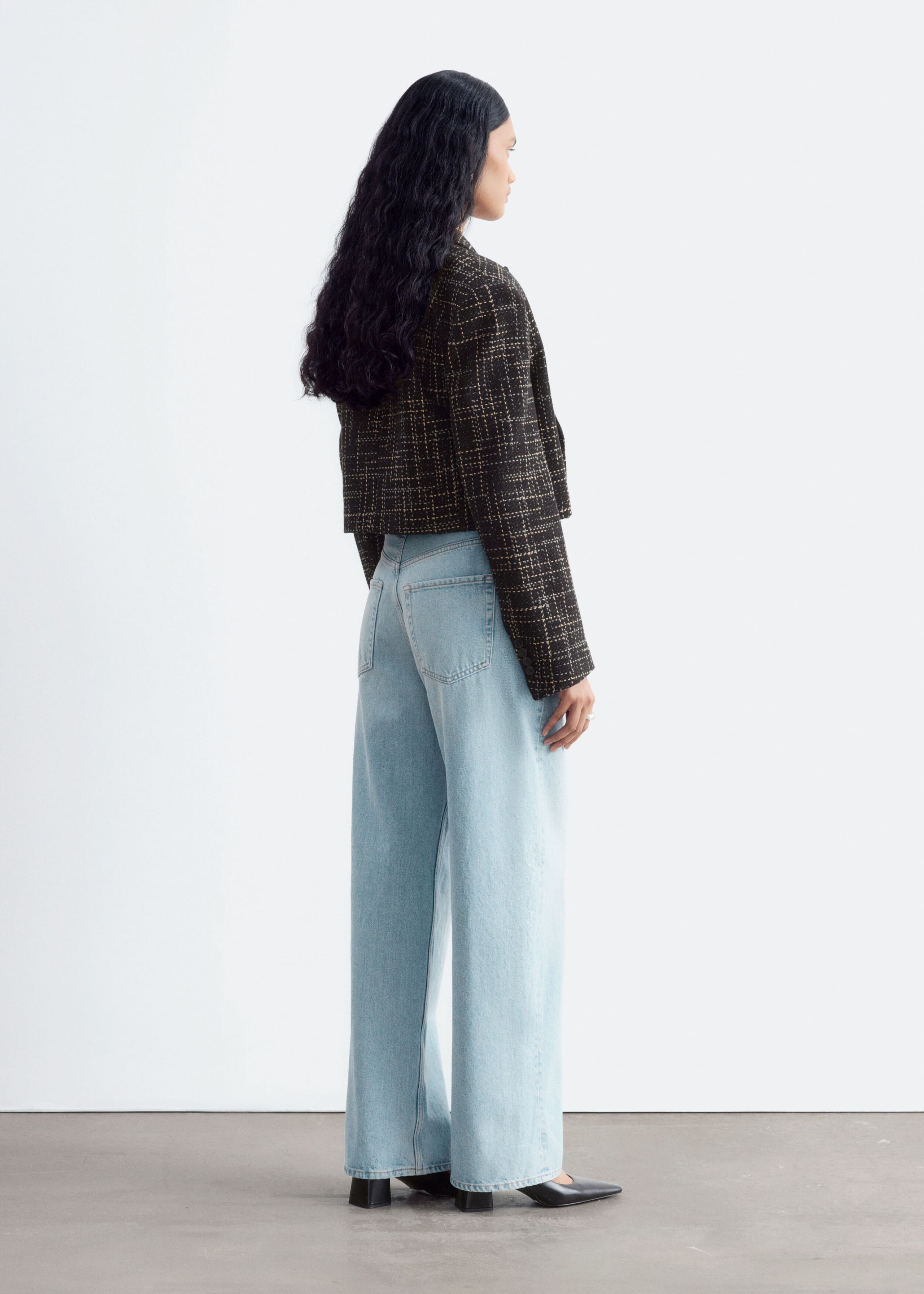 Barrel-Leg Jeans - Light Blue - Lookbook