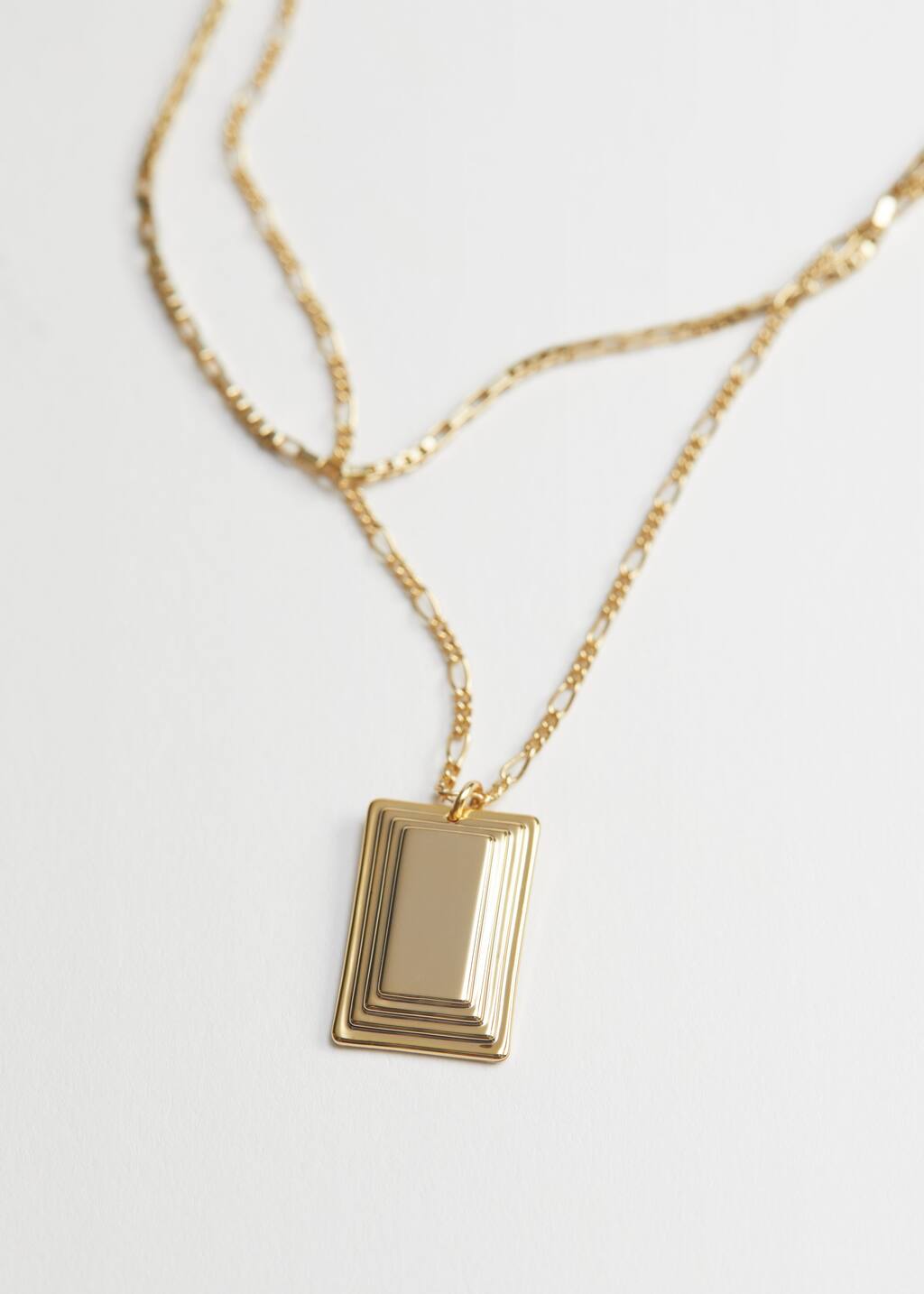 Layered Medal Pendant Necklace - {{variantName}} - Descrizione dettagliata