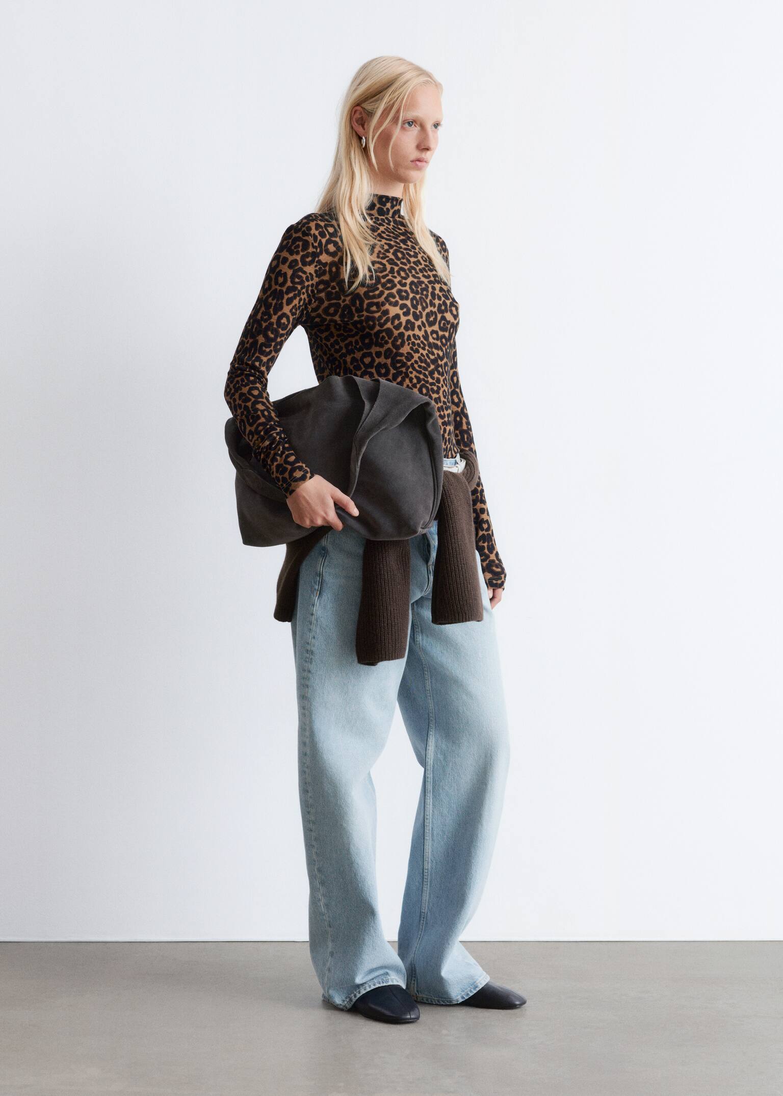 Oberteil mit Stehkragen - Braun/Leopardenmuster/Beige bedruckt/Dunkelbraun/Schwarz/Braun Kariert/Schwarz/Beige gestreift - 5