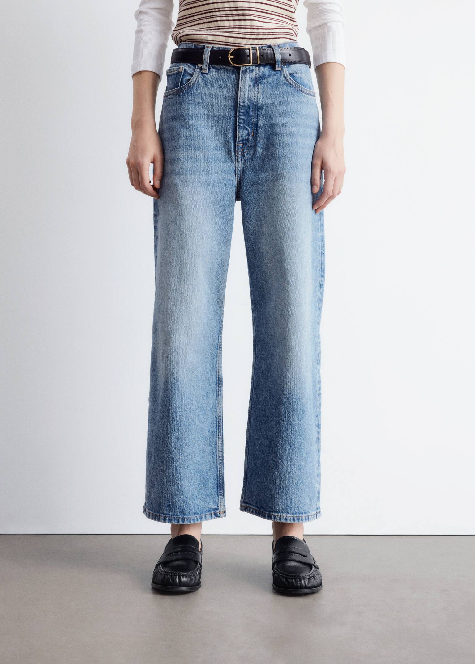Verkürzte Jeans mit weitem Bein - Hellblau/Schwarz/Mittelblau/Weiß - 7