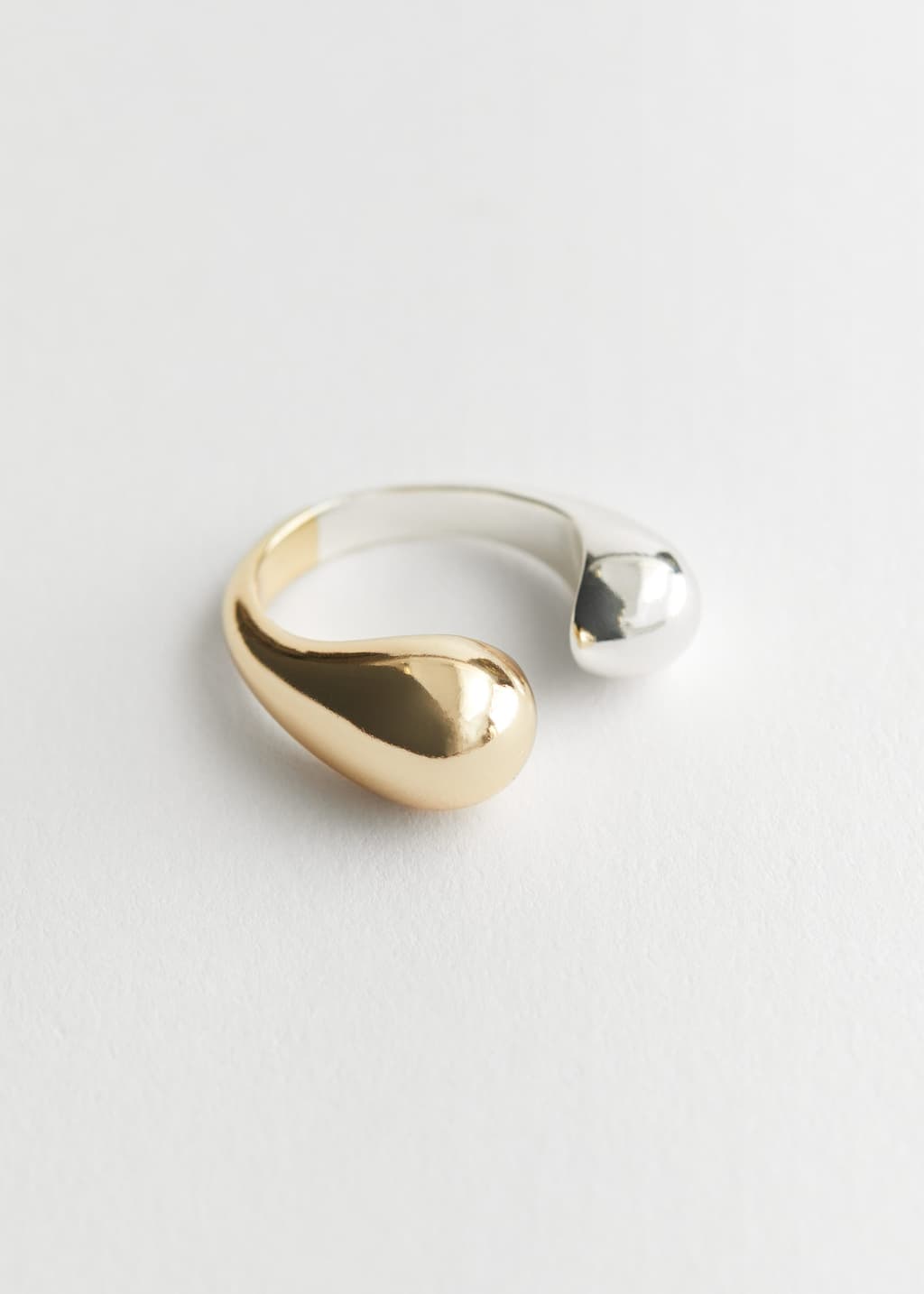 Image of Anillo dividido en dos tonos