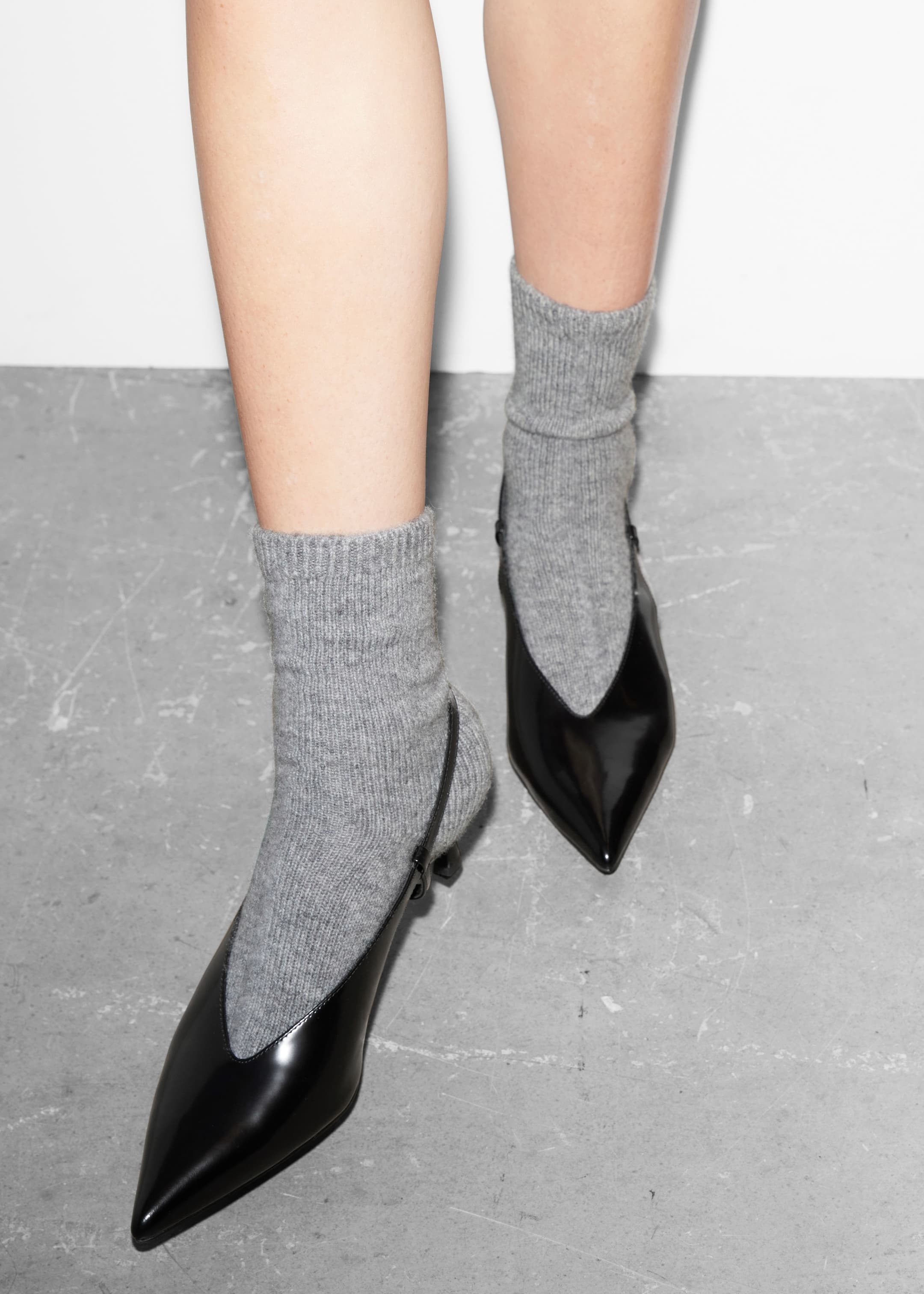 Agrandir l'image: Escarpins classiques à bride arrière en cuir - Noir - FEMME | H&M FR 1