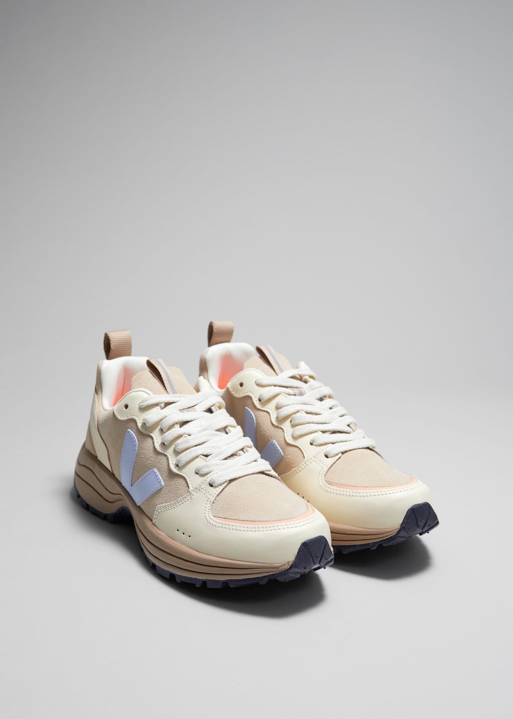 Veja Venturi Sneakers - Beige - Still Life