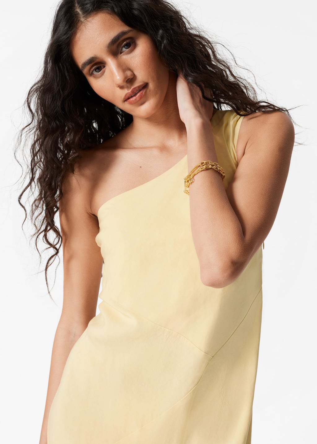 Vestido midi de un solo hombro - Marrón oscuro - Lookbook