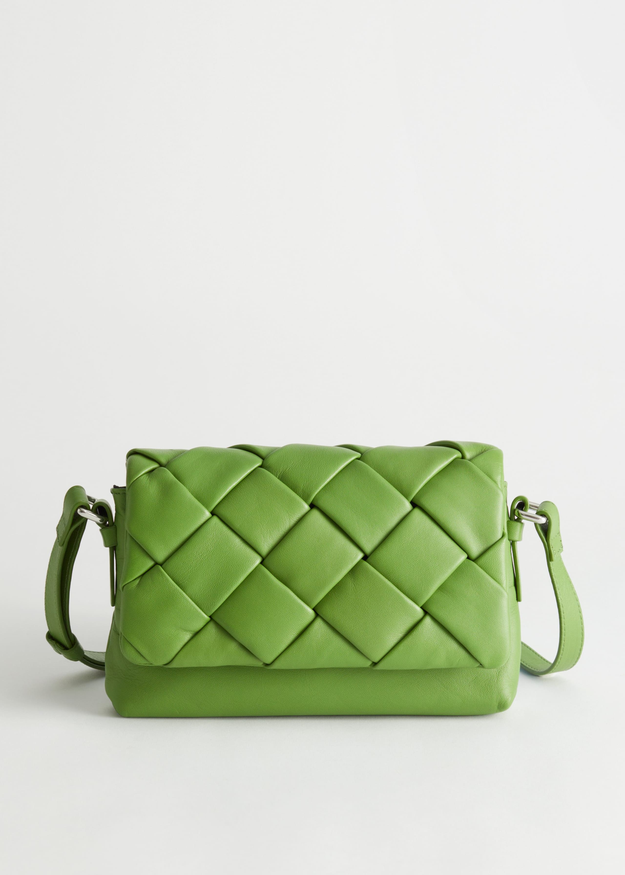 BraidedLeatherCrossbodyBag - Chestnut - Natura morta