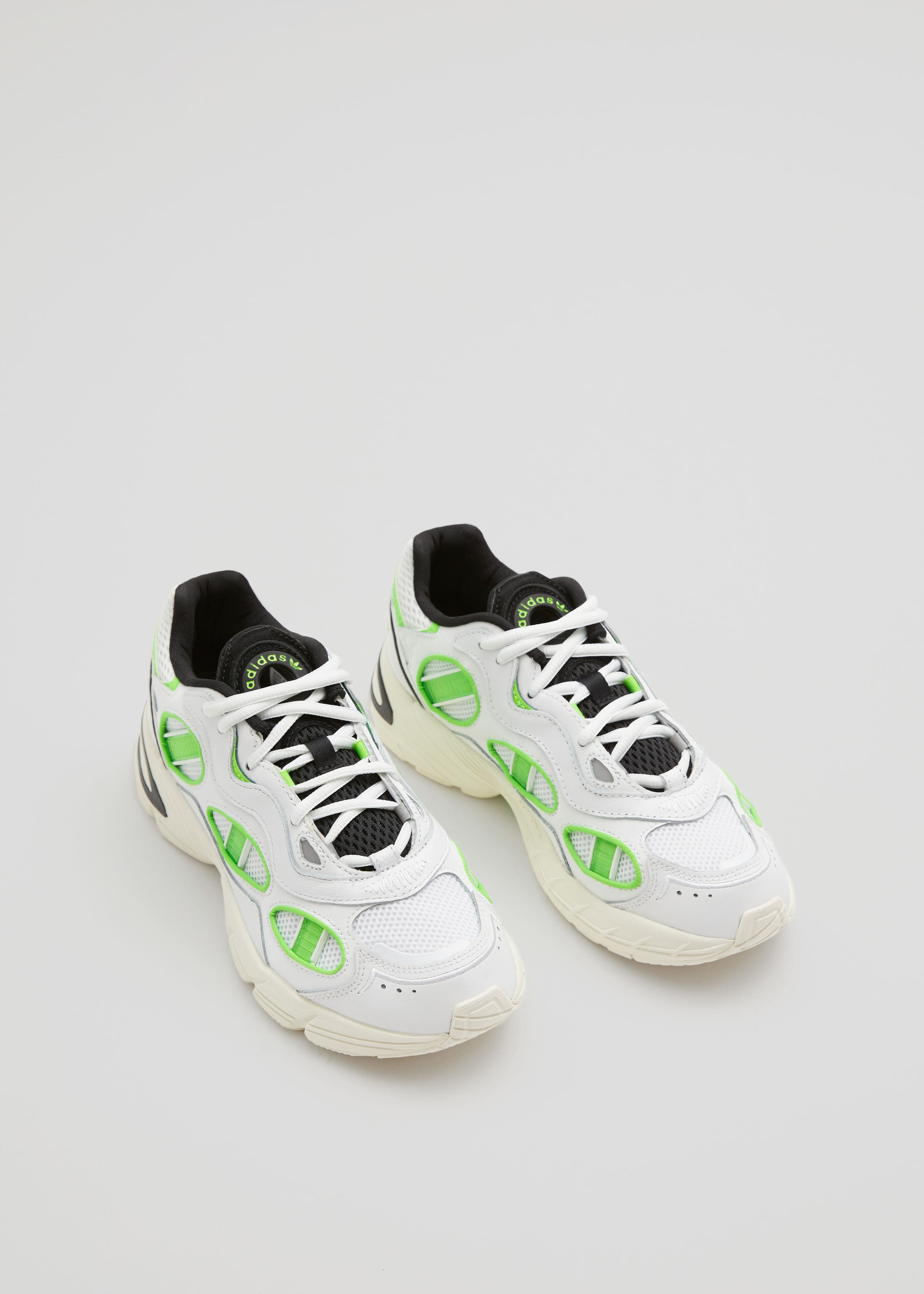 adidasAstirSneakers - Cloud White/Solar Green - Natura morta