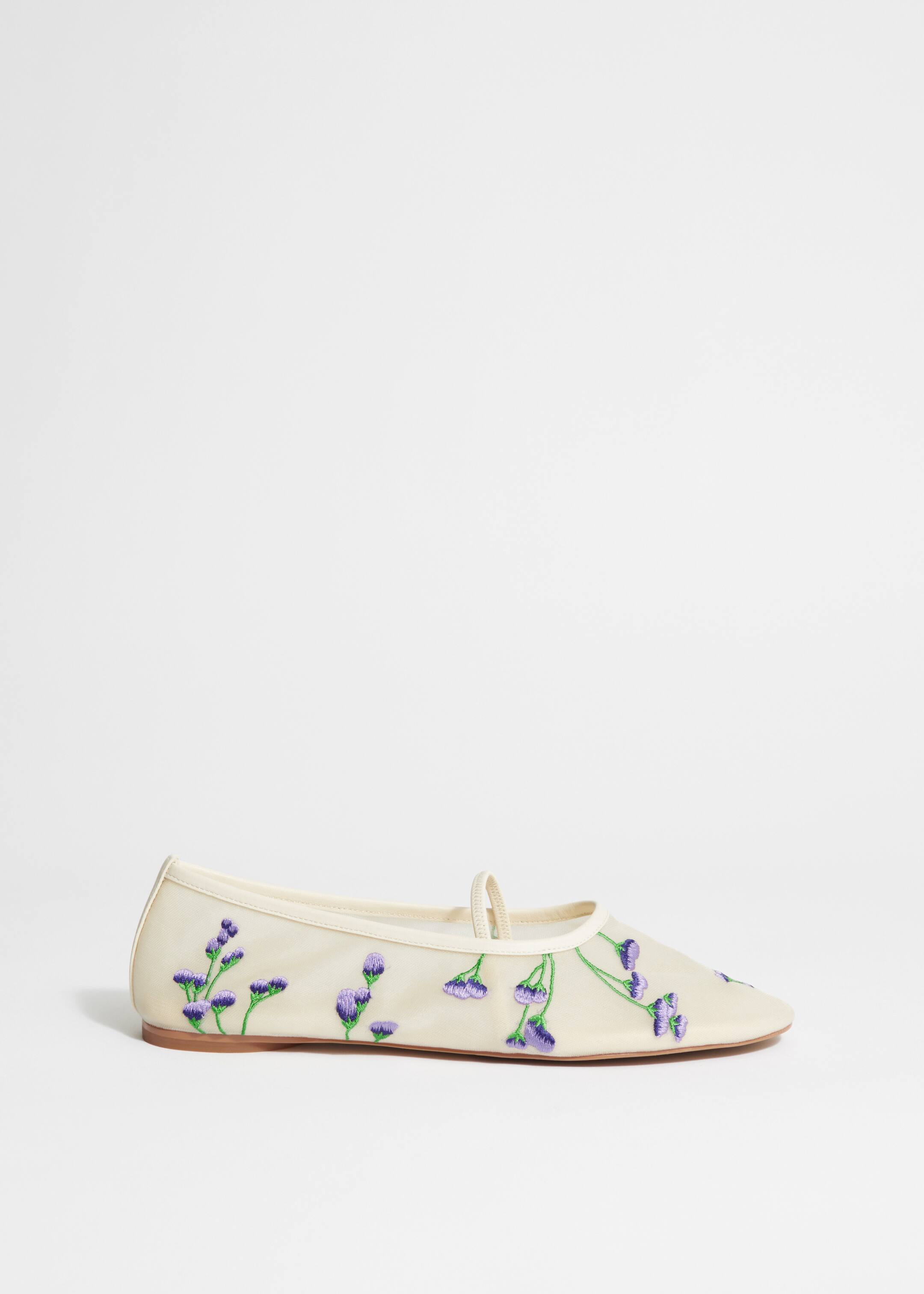 Agrandir l'image: Ballerines brodées de fleurs - Blanc poussiéreux - FEMME | H&M CH 1