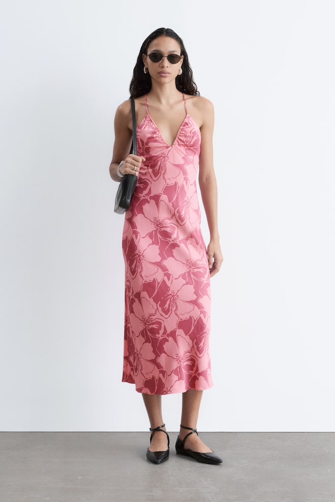 Vestido midi lencero de satén - Flores rosas/Negro/Floral/Azul claro/Estampado floral/Marrón oscuro/Lunares/Amarillo/Estampado azul - 1