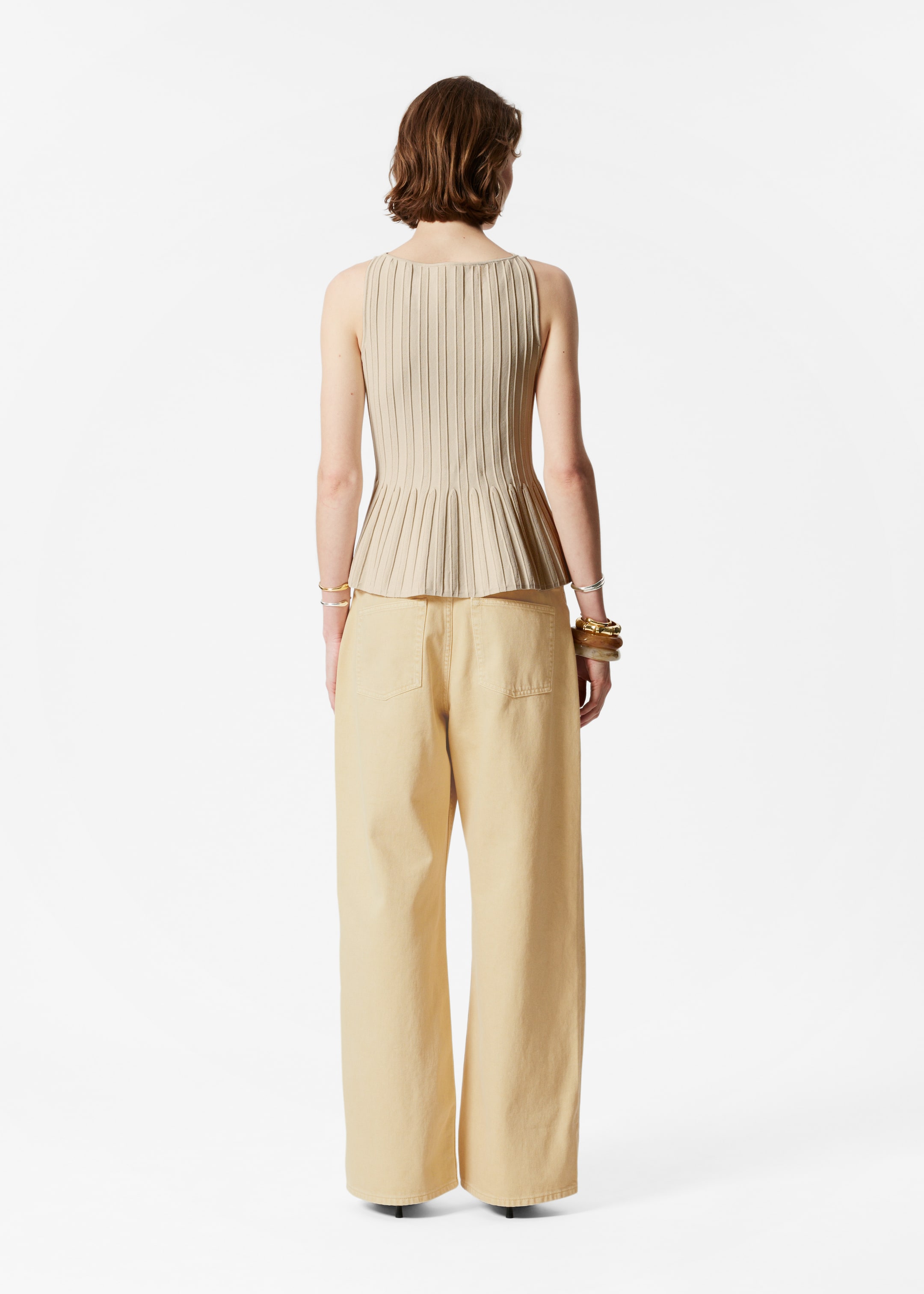 Größeres Bild ansehen: Rippstrickoberteil mit Schößchen - Creme - Ladies | H&M DE 4