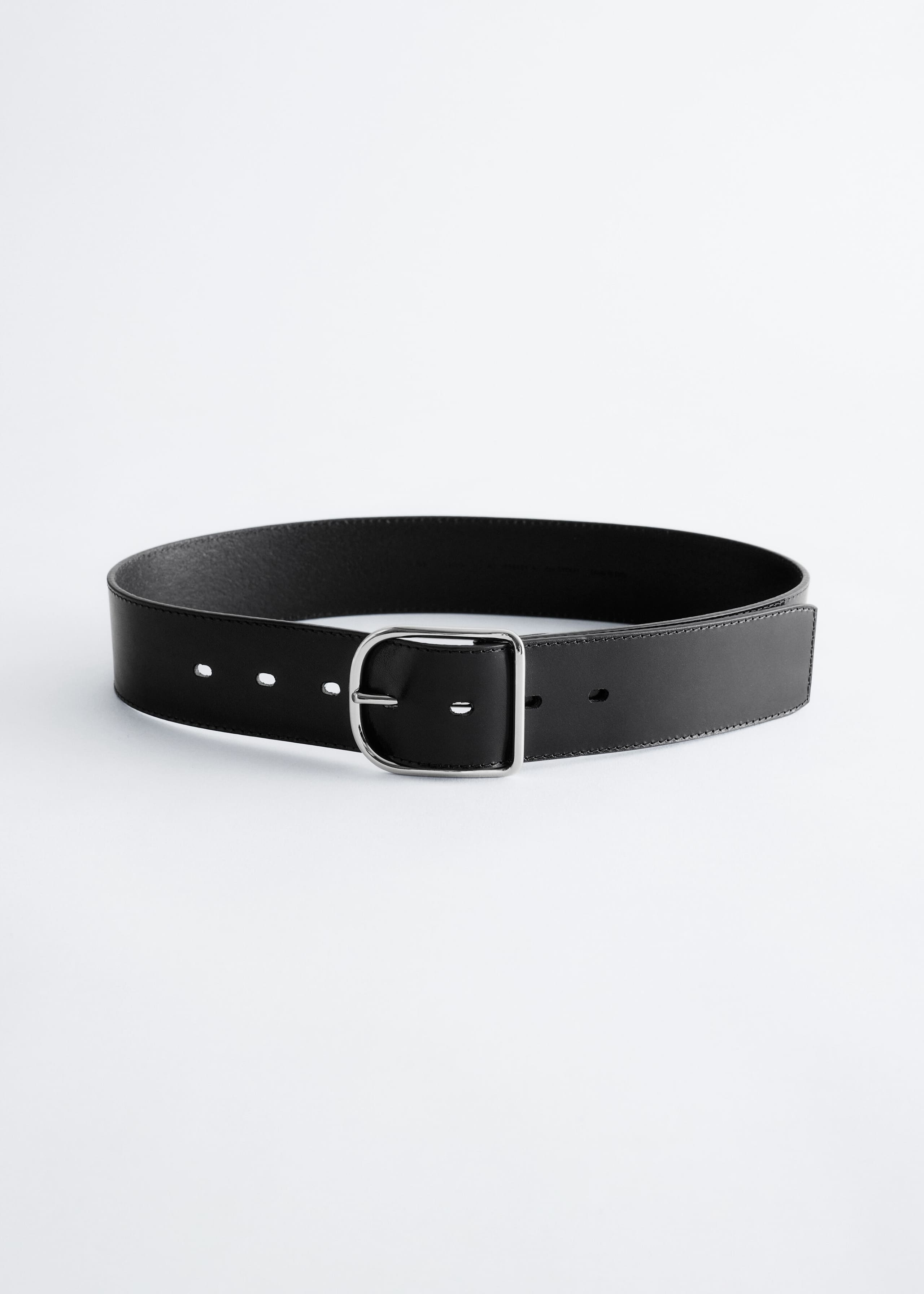 Classic Leather Belt - Black - Still Life
