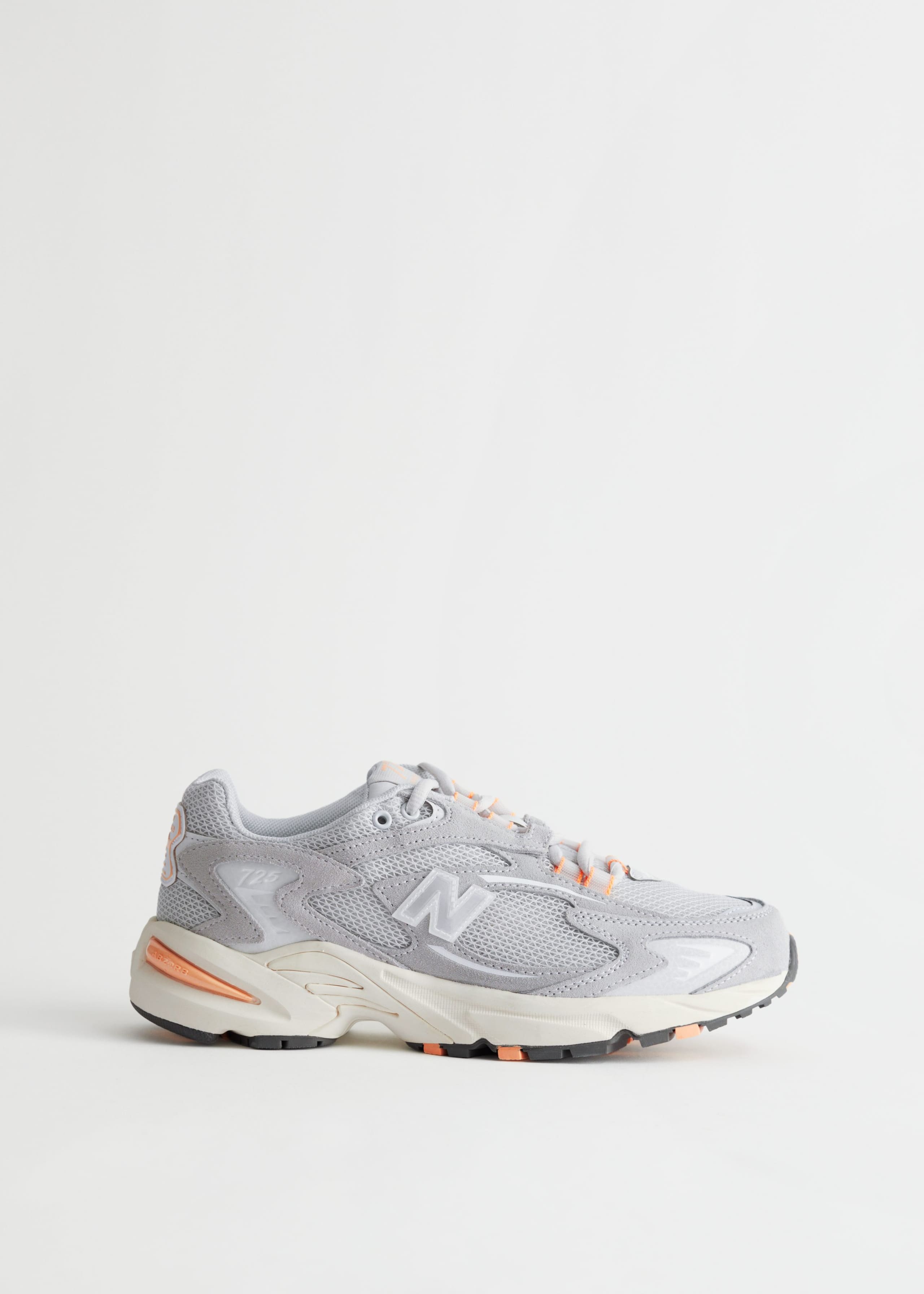 New Balance 725 Sneakers - Dark green/Cream - Still Life