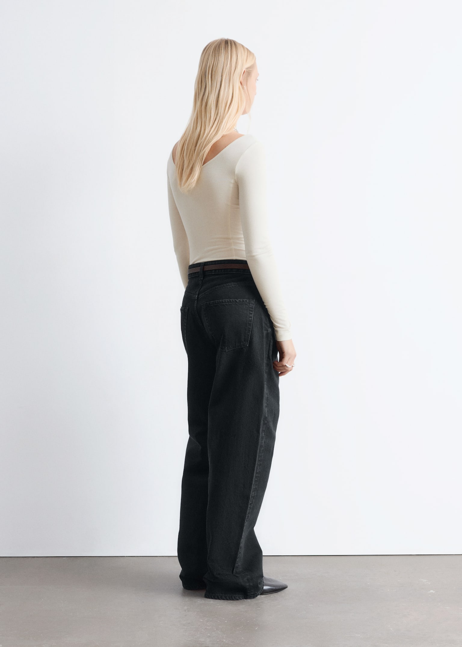 Scoop-Neck Bodysuit - שמנת - 3