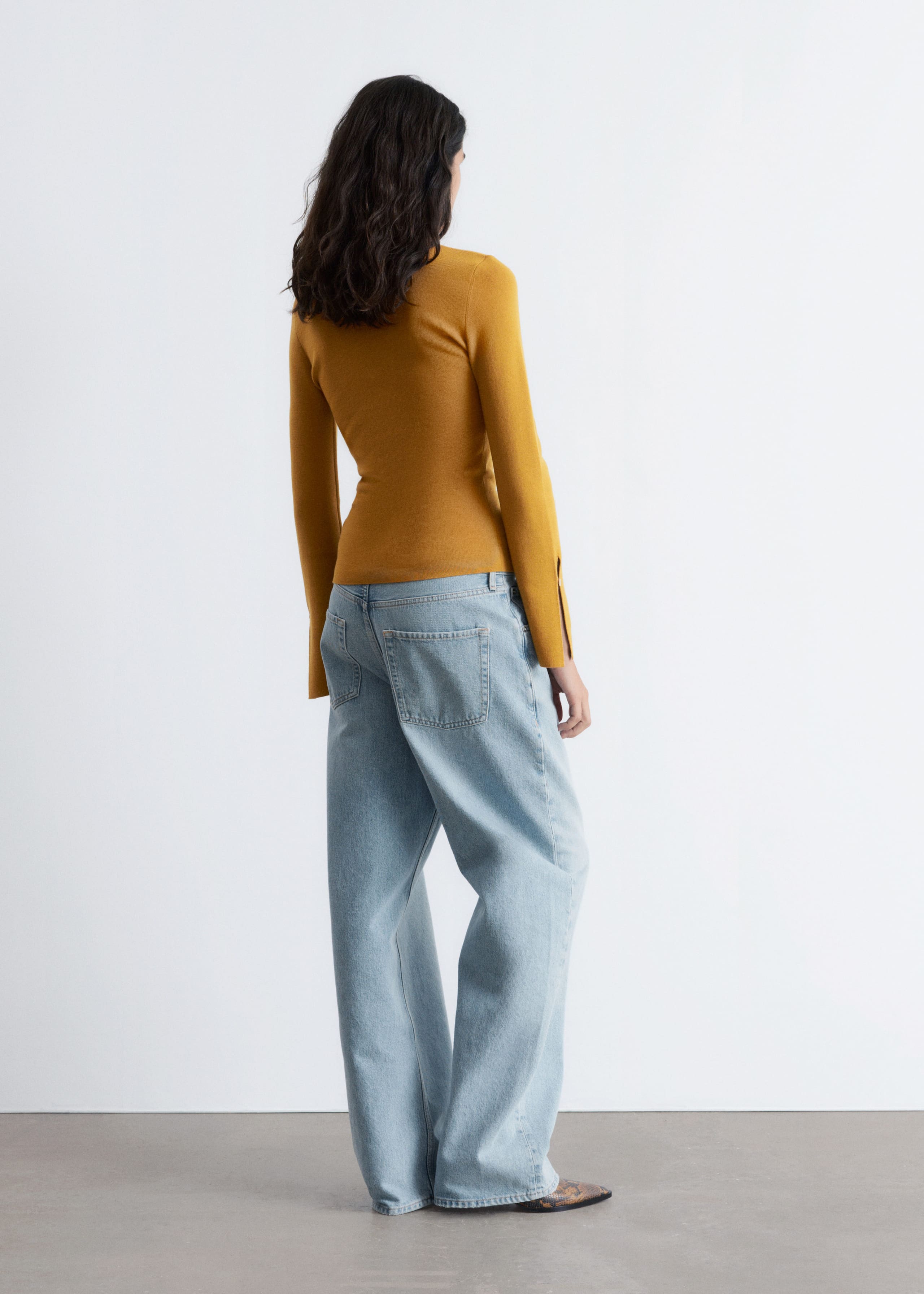 Image of Eng anliegende Strickjacke aus Wolle