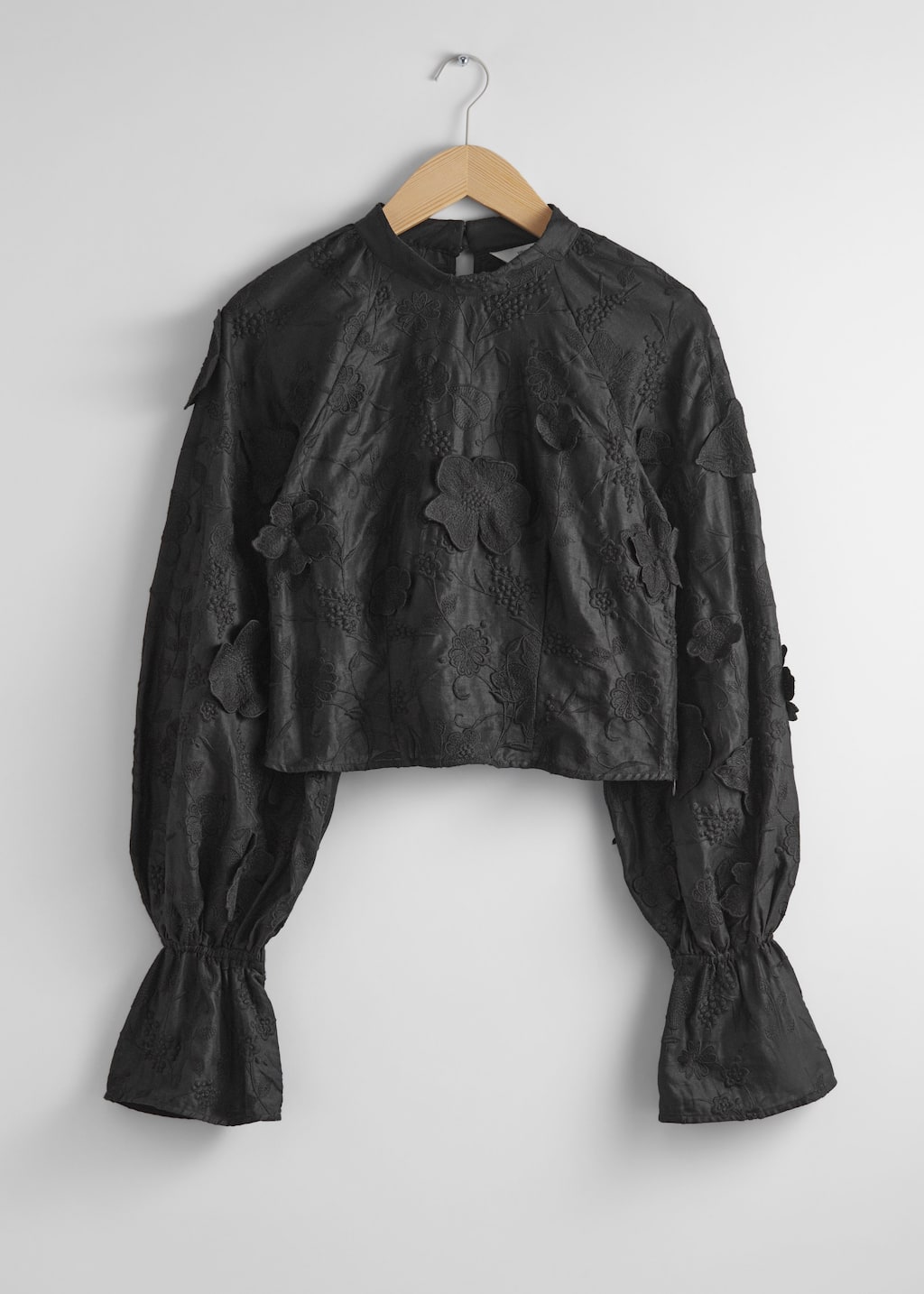 Cropped Floral-Appliqué Blouse - Black - Still Life