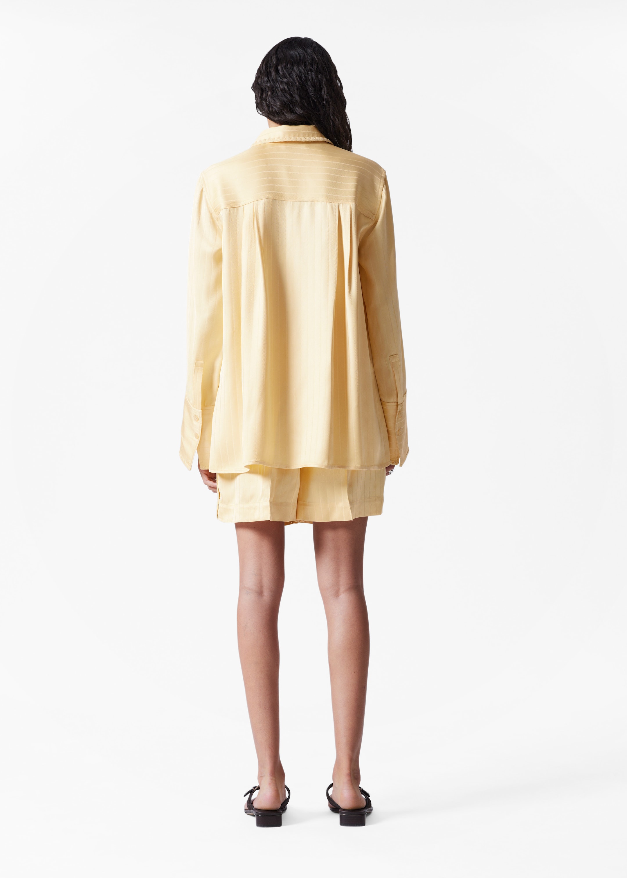 Visualizza immagine più grande: Shorts jacquard con pieghe pressate - Giallo chiaro - DONNA | H&M IT 3