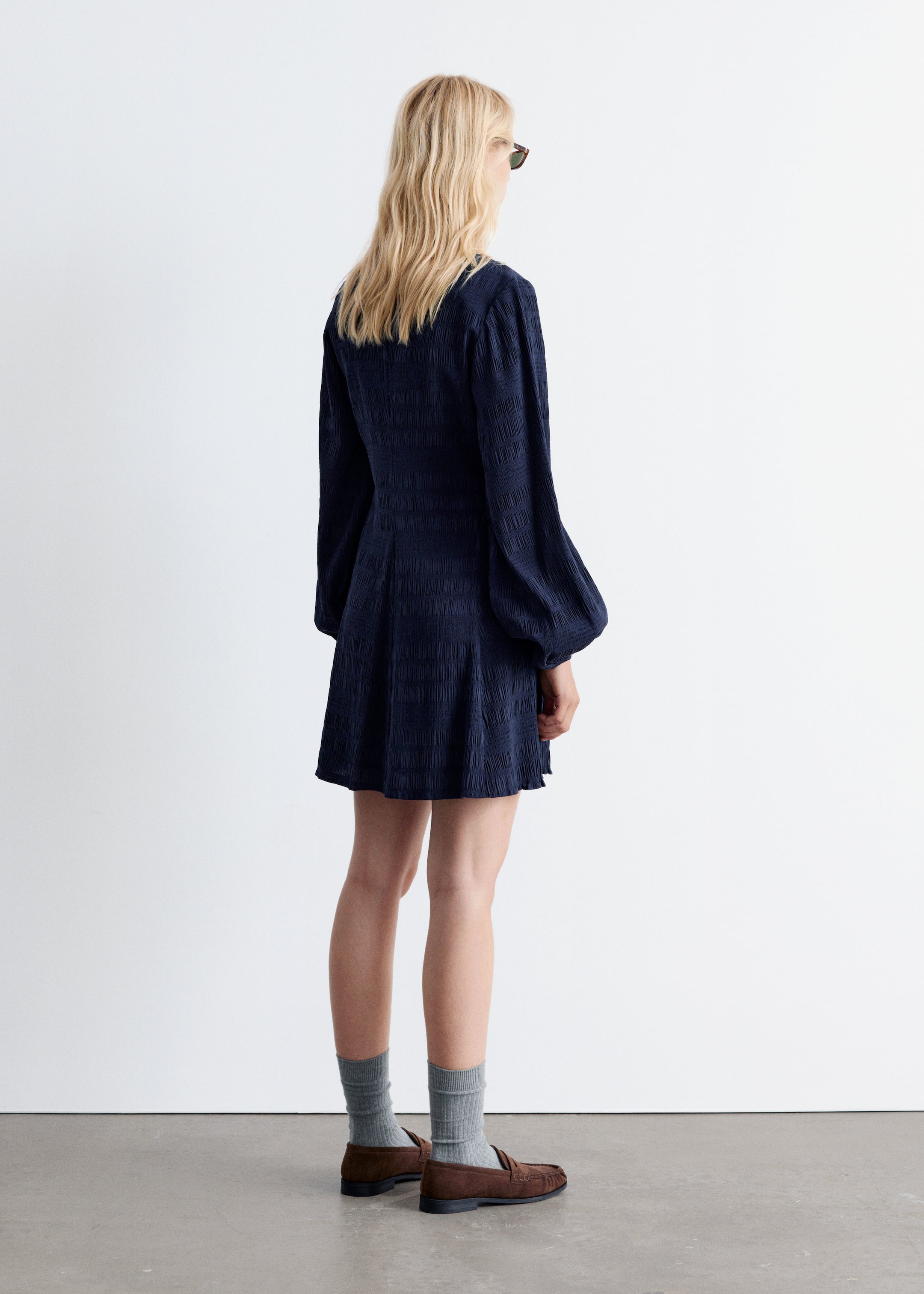 Ingrandisci l'immagine: Smocked Balloon-Sleeve Mini Dress - Dark Blue - DONNA | H&M CH 5