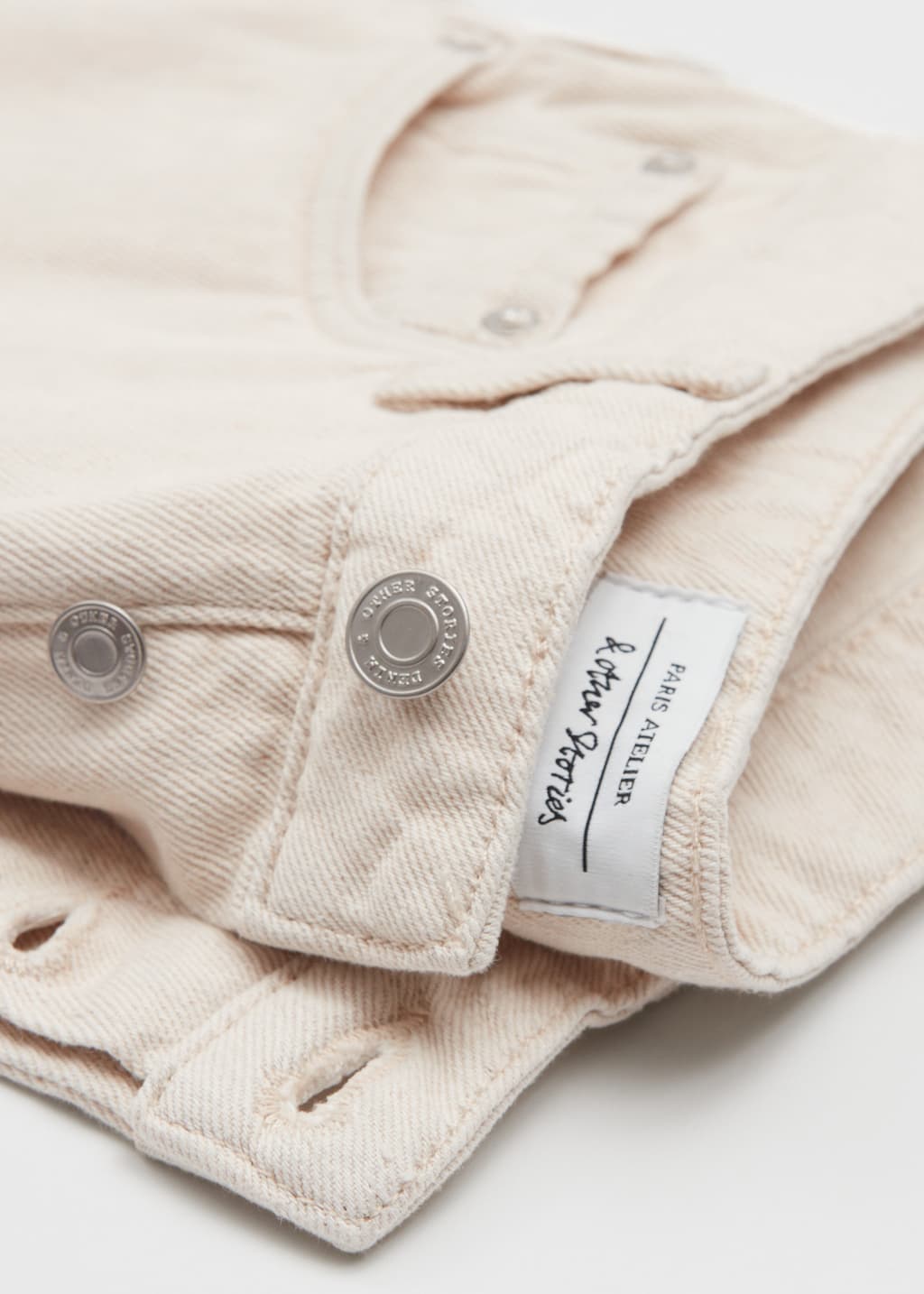 Pantalones cortos vaqueros de cintura alta - {{variantName}} - Detalle descriptivo