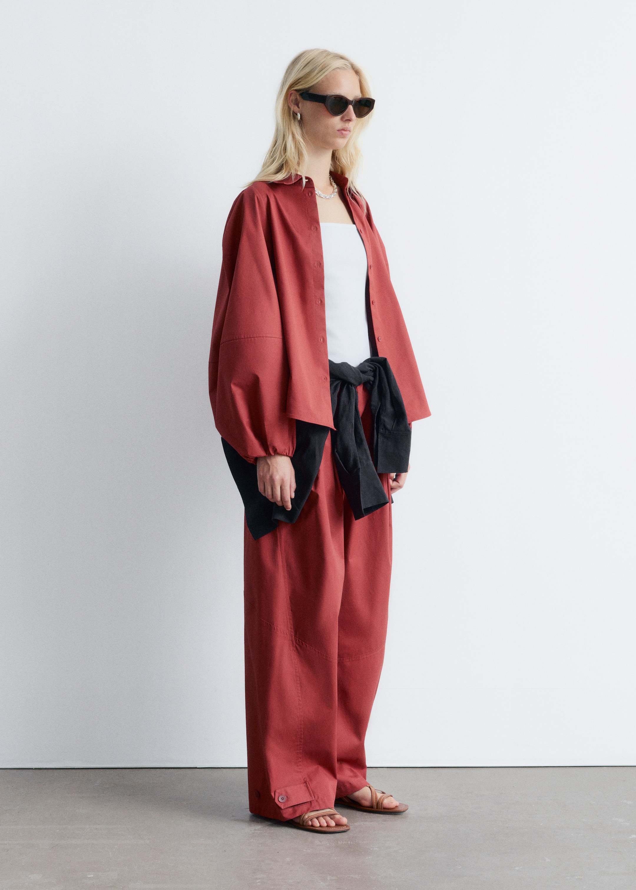 Grotere afbeelding bekijken: Volumineuze blouse met ballonmouwen - Donkerrood - DAMES | H&M BE 3