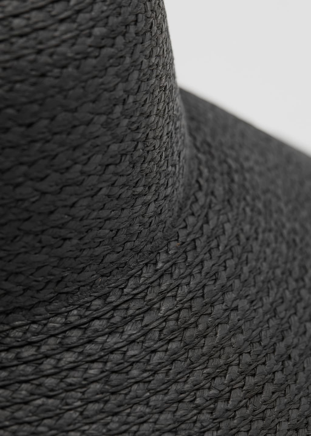 Sombrero de paja de ala ancha - {{variantName}} - Detalle descriptivo