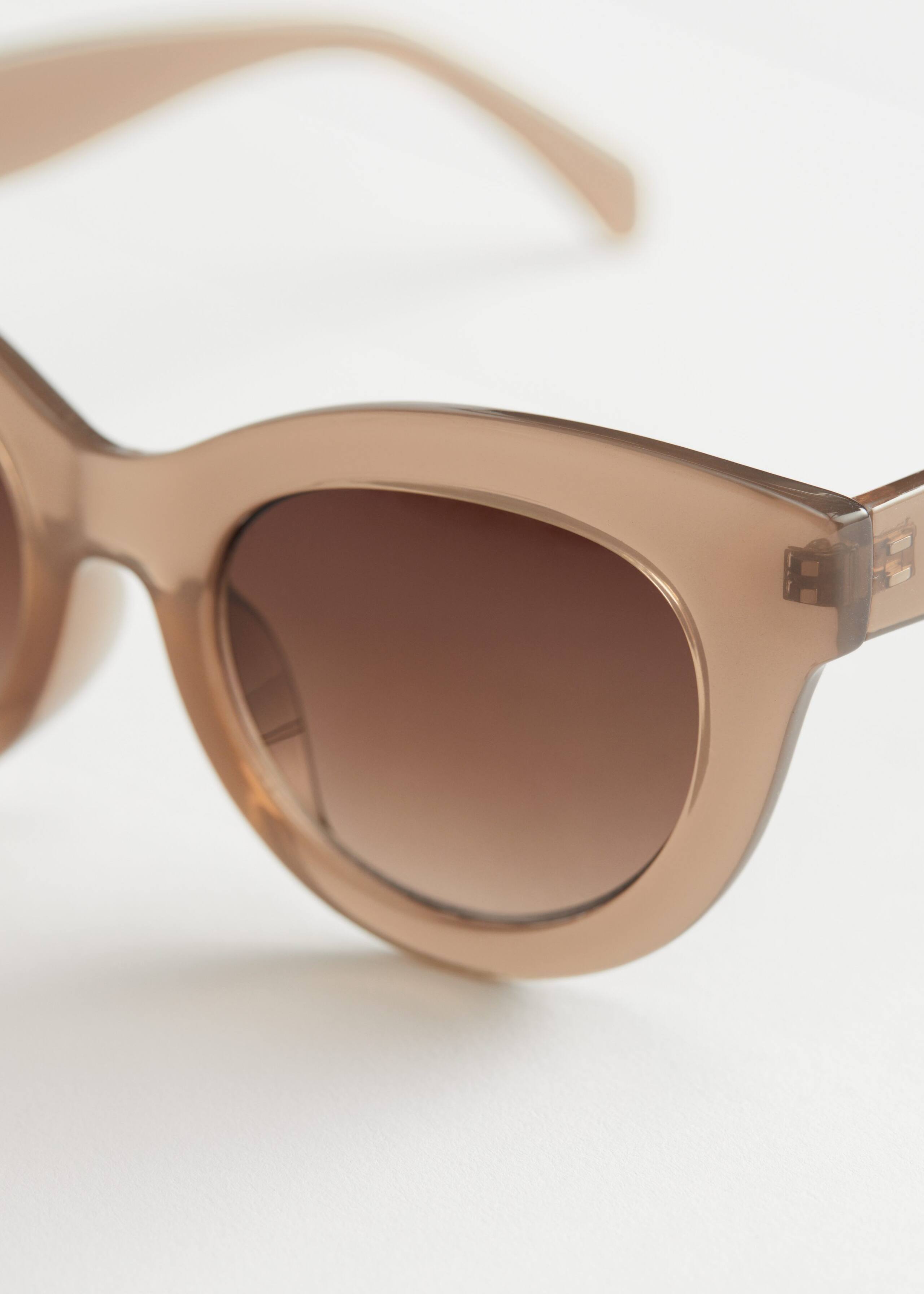 Oversized Rounded Sunglasses - {{variantName}} - Descrizione dettagliata