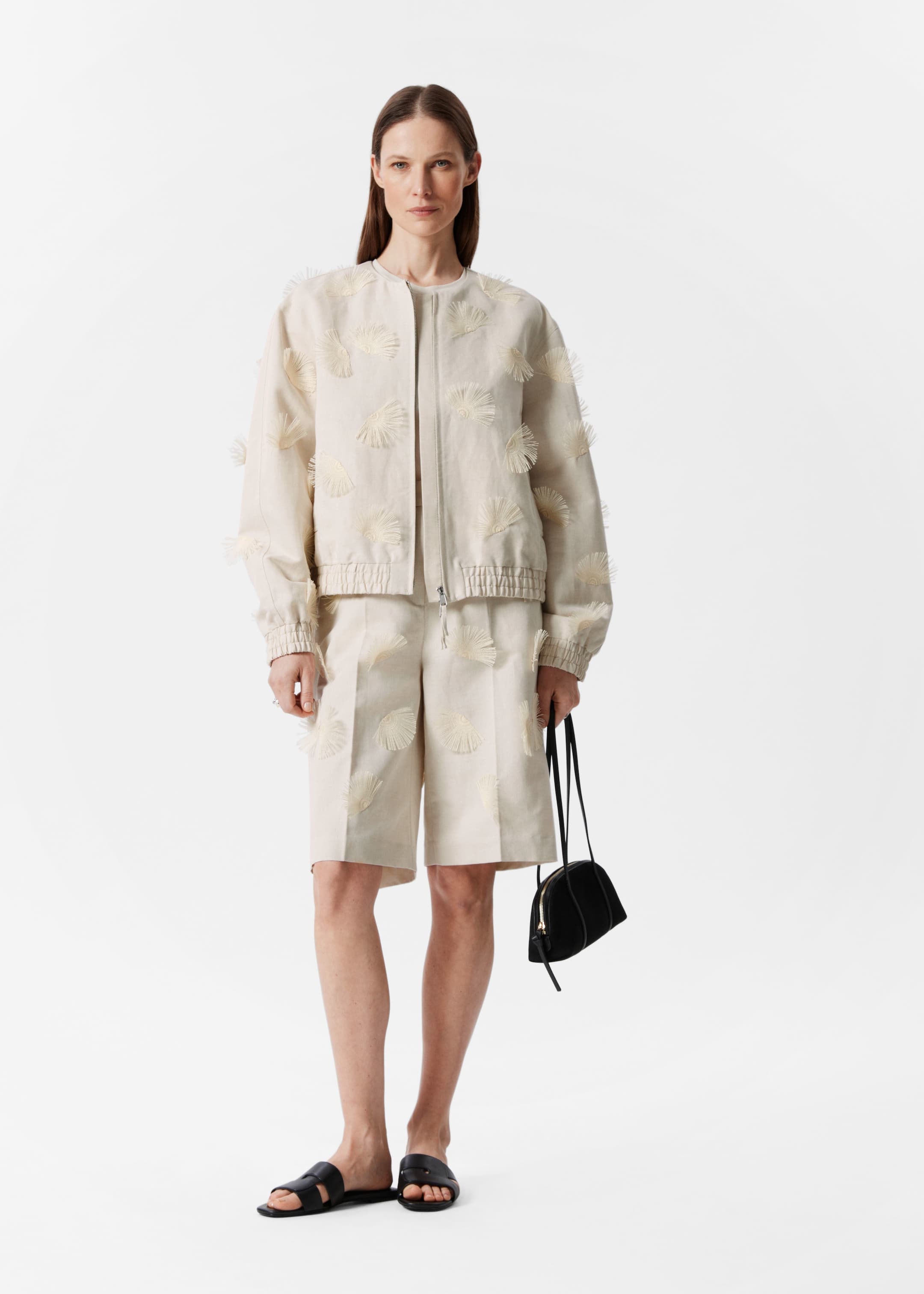 Vis større bilde: Brodert jakke i linblanding - Beige - DAME | H&M NO 3