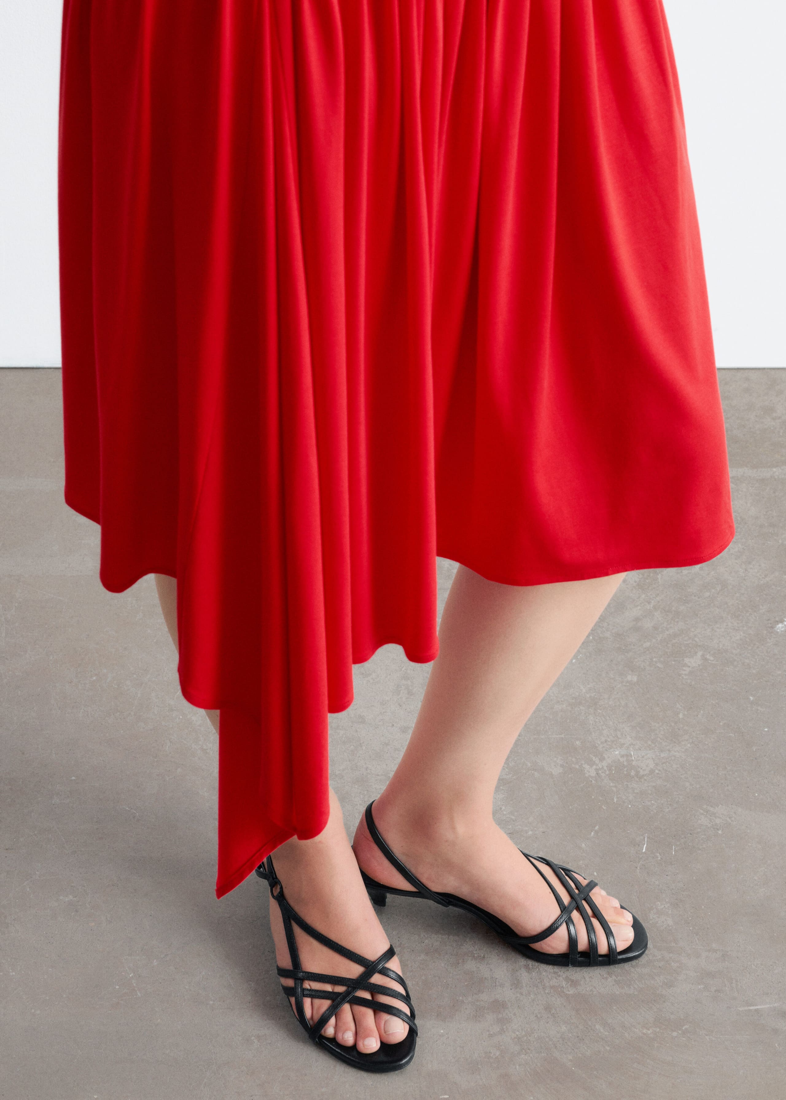 Geraffter Jersey-Midirock - Rot - Lookbook
