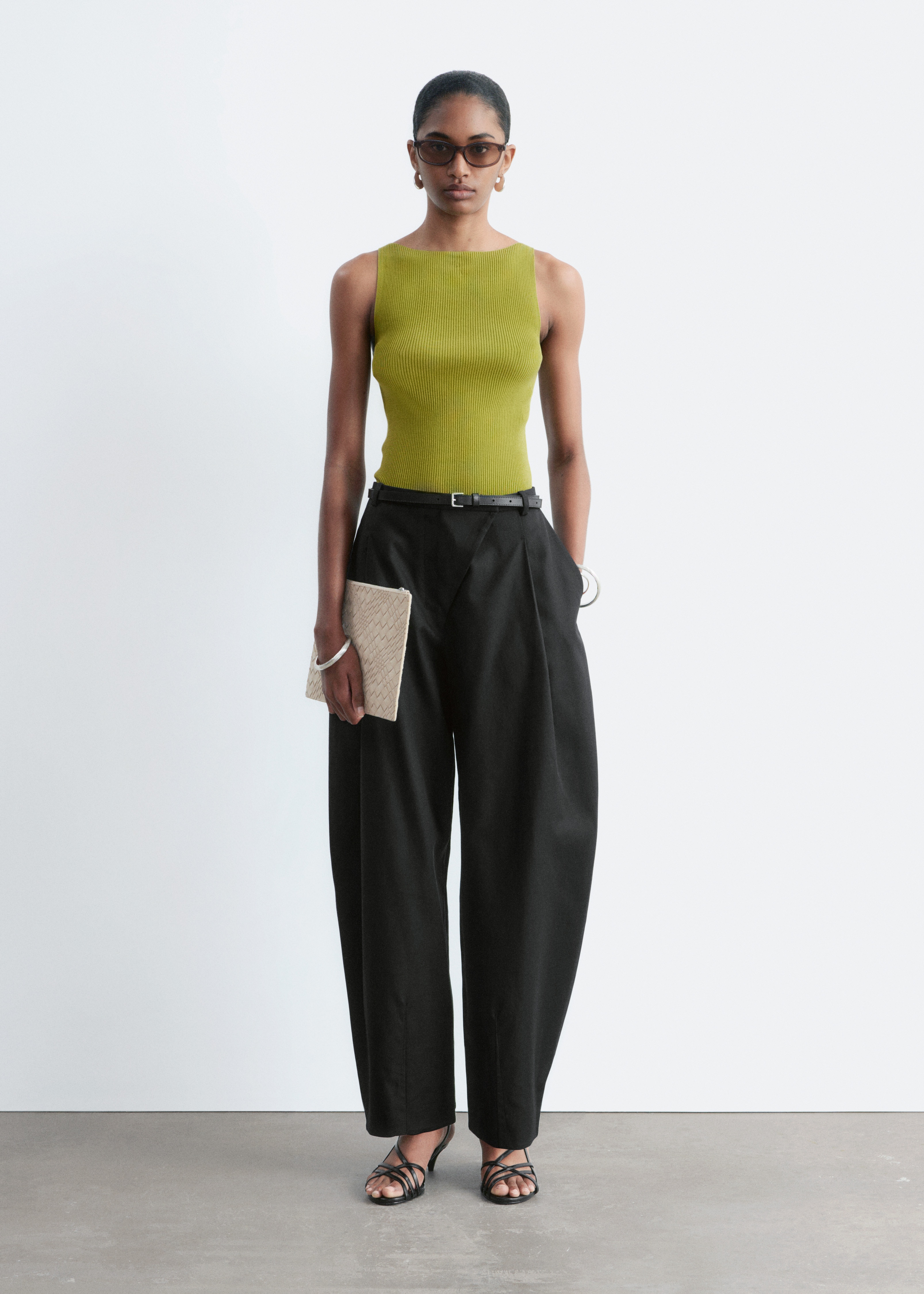 Broek met ronde pijpen