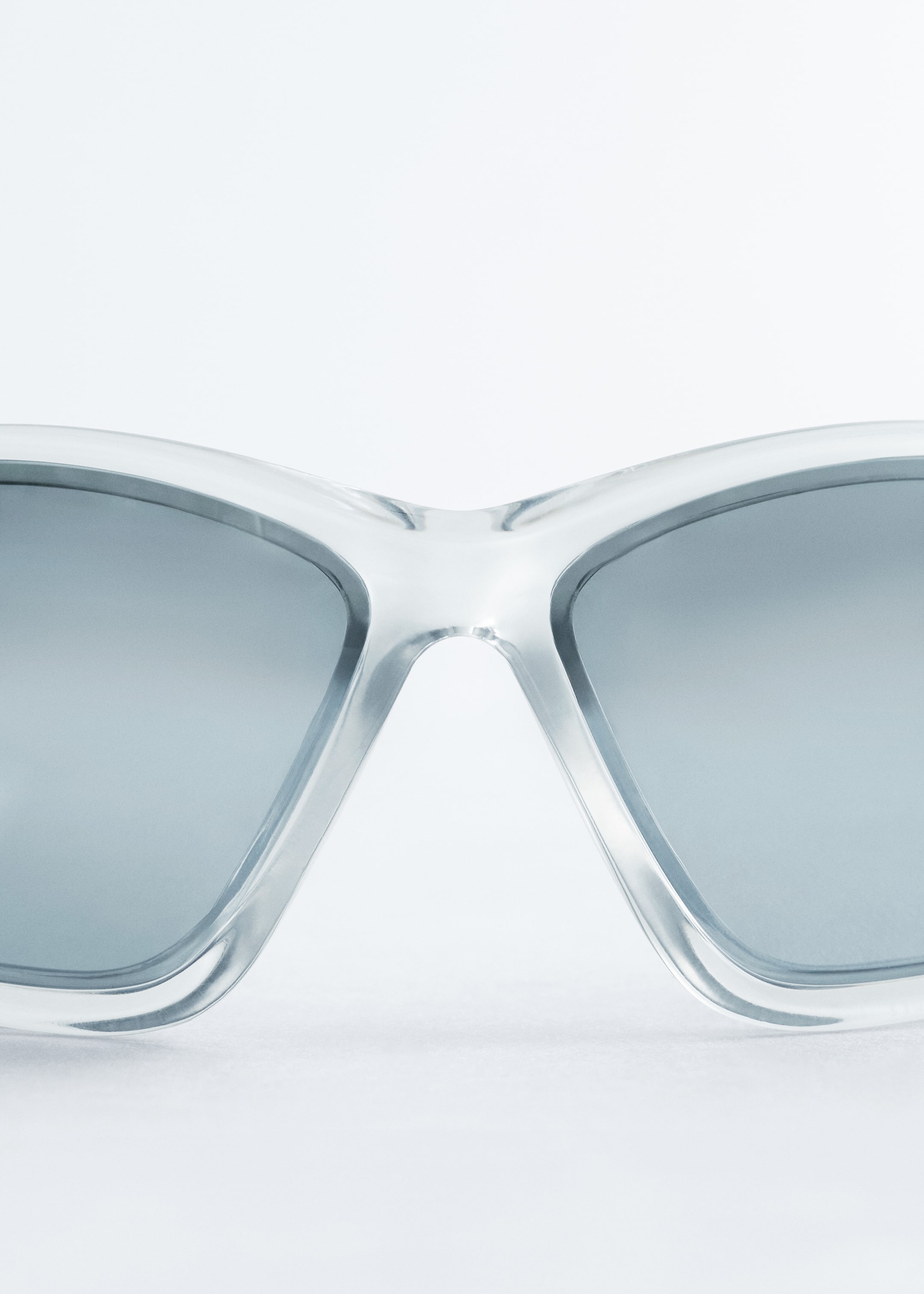 Grotere afbeelding bekijken: Sportieve zonnebril - Transparant/lichtgrijs - DAMES | H&M NL 4