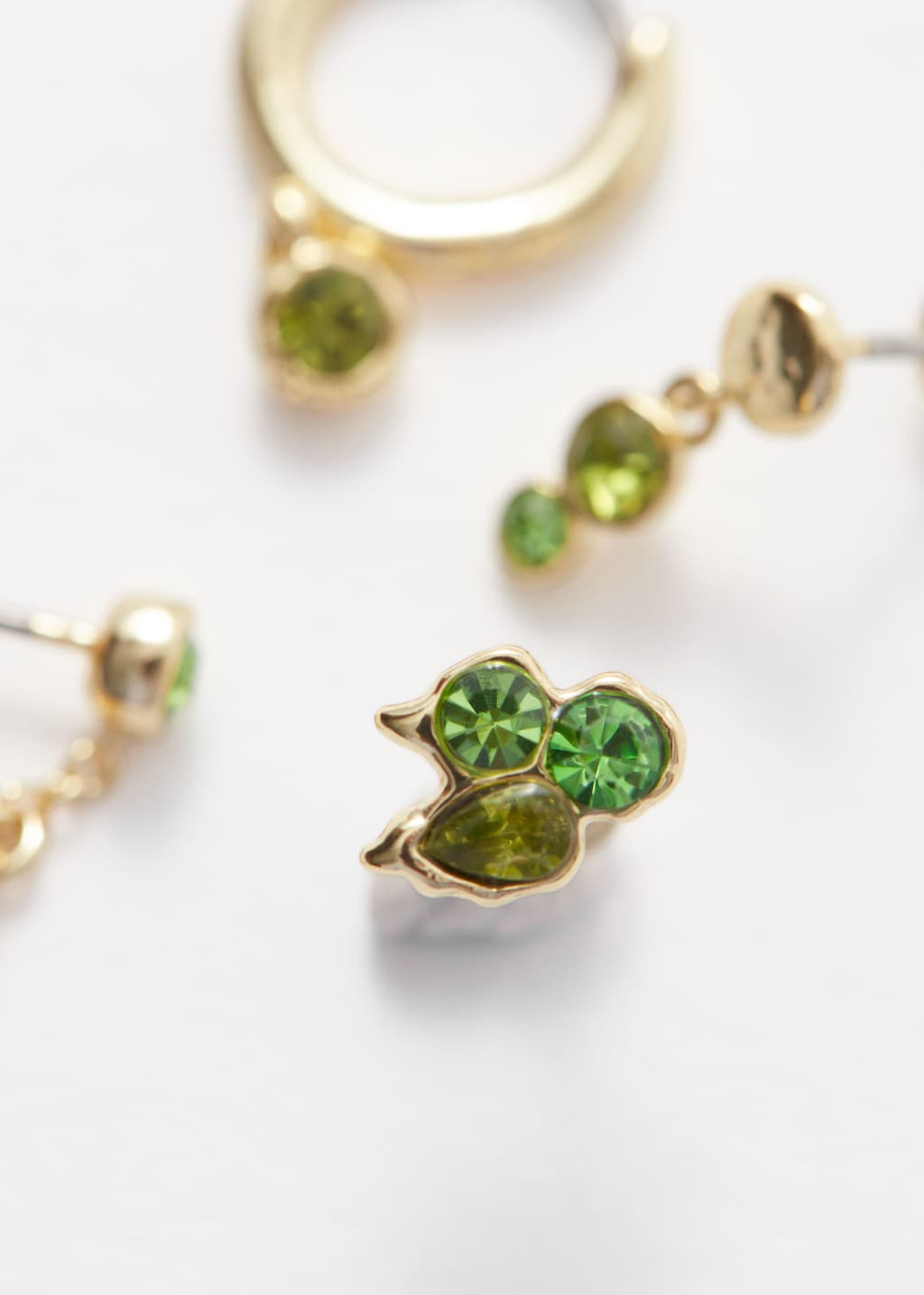 Image of Conjunto de pendientes de cristal