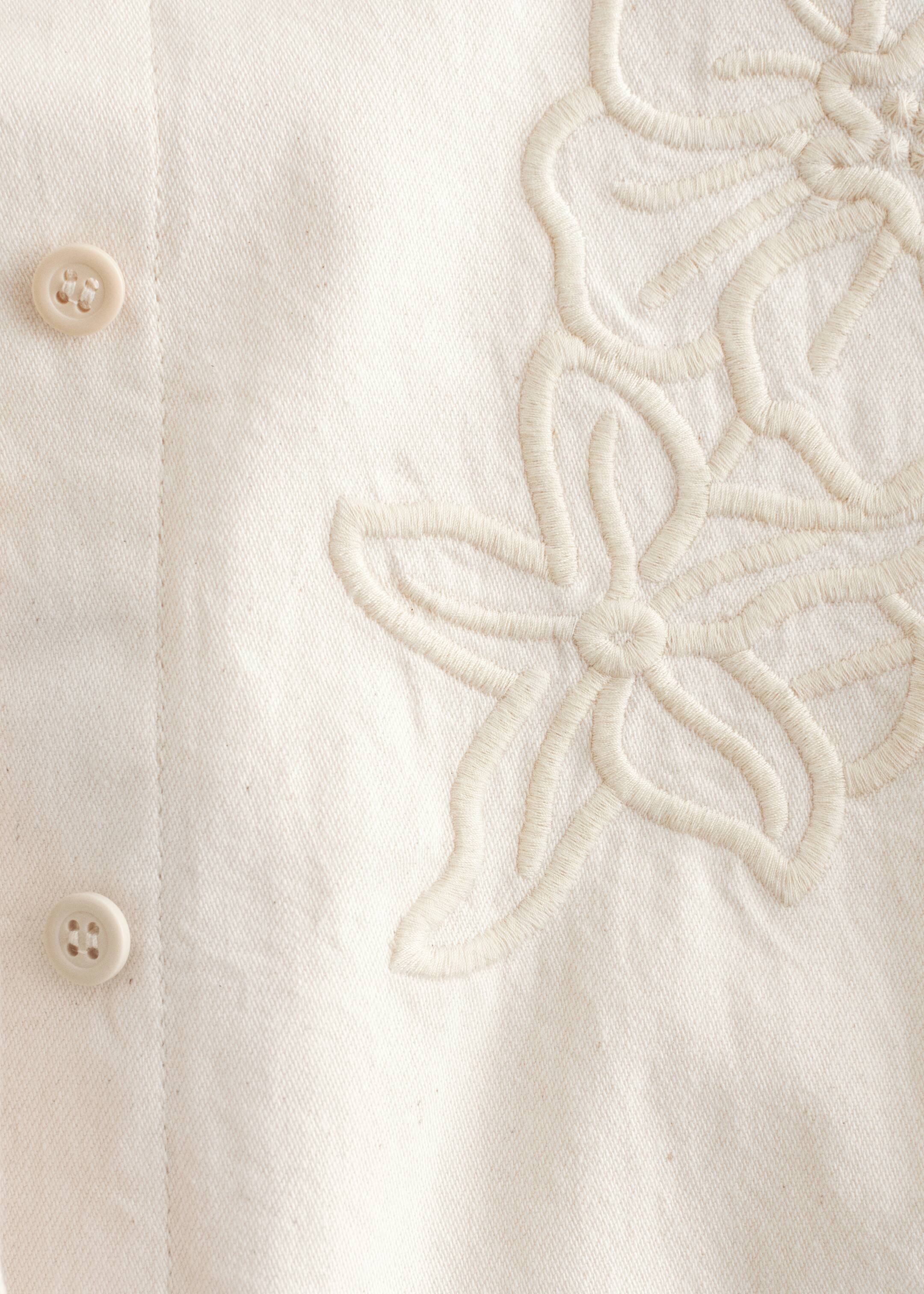 Zobrazit větší obrázek: Vyšívaná džínová košile - Krémová - ŽENY | H&M CZ 7