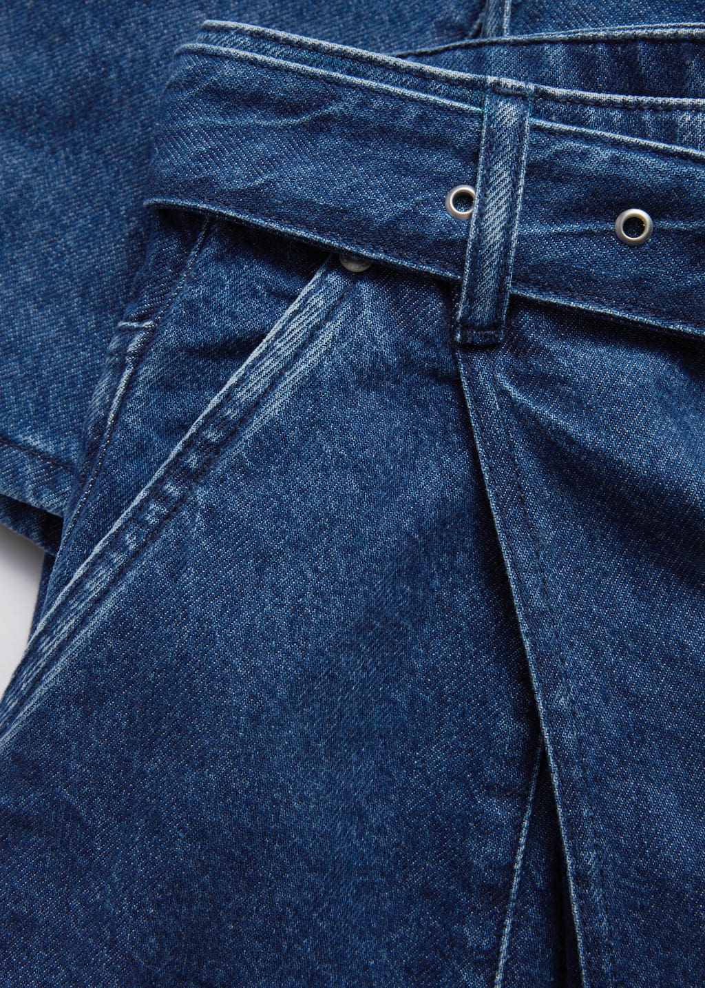 Jeans con cintura e dettaglio a pieghe - {{variantName}} - Descrizione dettagliata